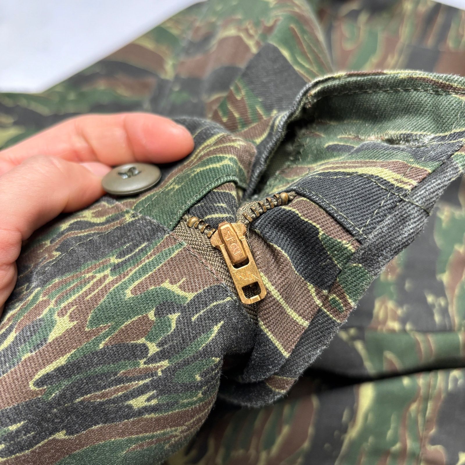 Vintage Vintage 70s Tiger Stripe US Military BDU Cargo Pants Men XL Size US 36 / EU 52 - 7 Thumbnail