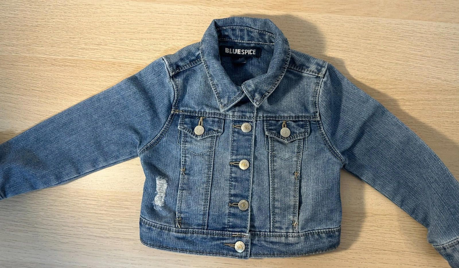 Designer Girls’ Size 4 Blue Denim Jacket Classic Fit Button Front Size ONE SIZE - 4 Thumbnail