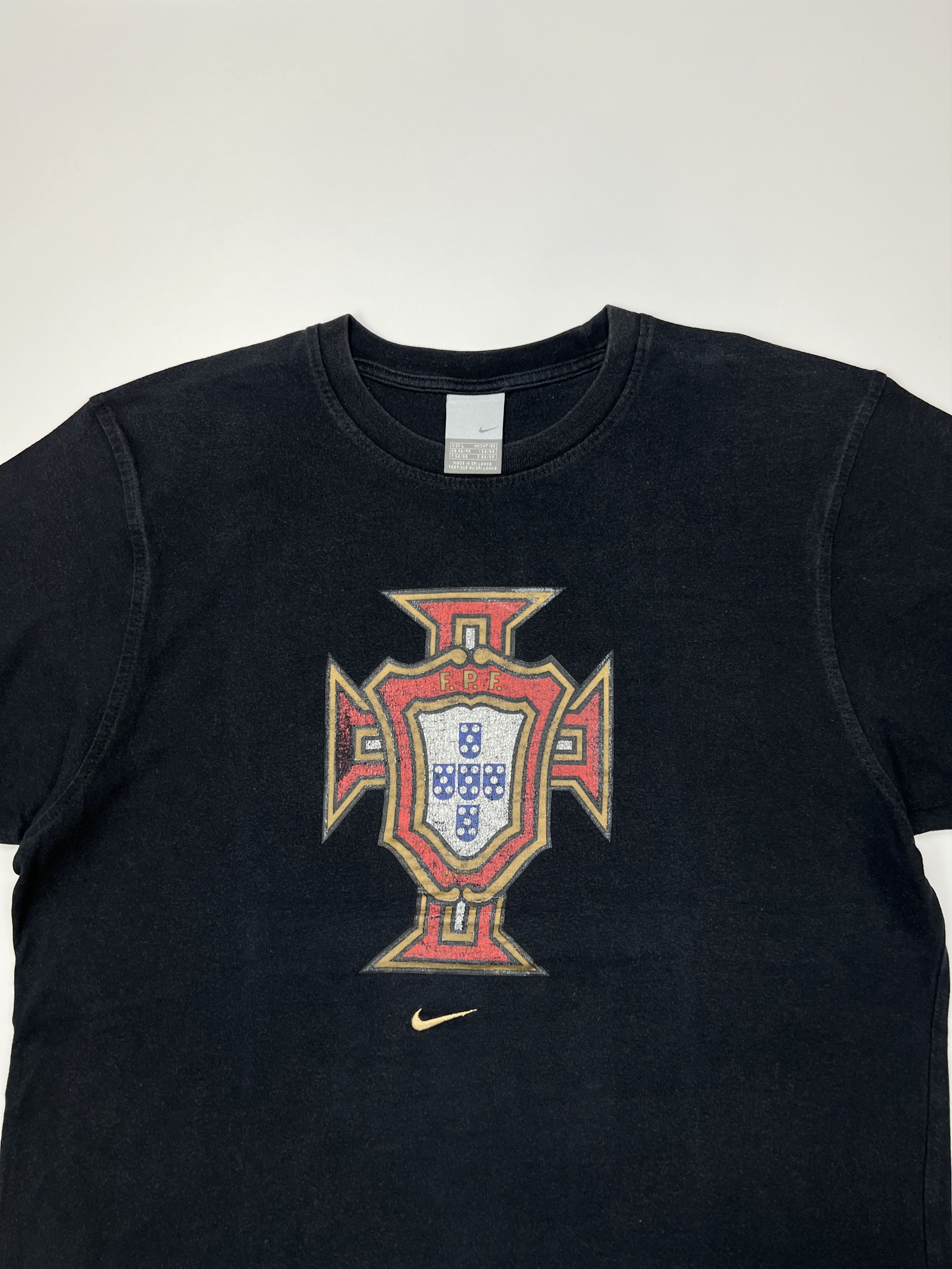 Nike × Vintage 00s Nike Portugal Center Swoosh Logo Tee Size US M / EU 48-50 / 2 - 3 Thumbnail