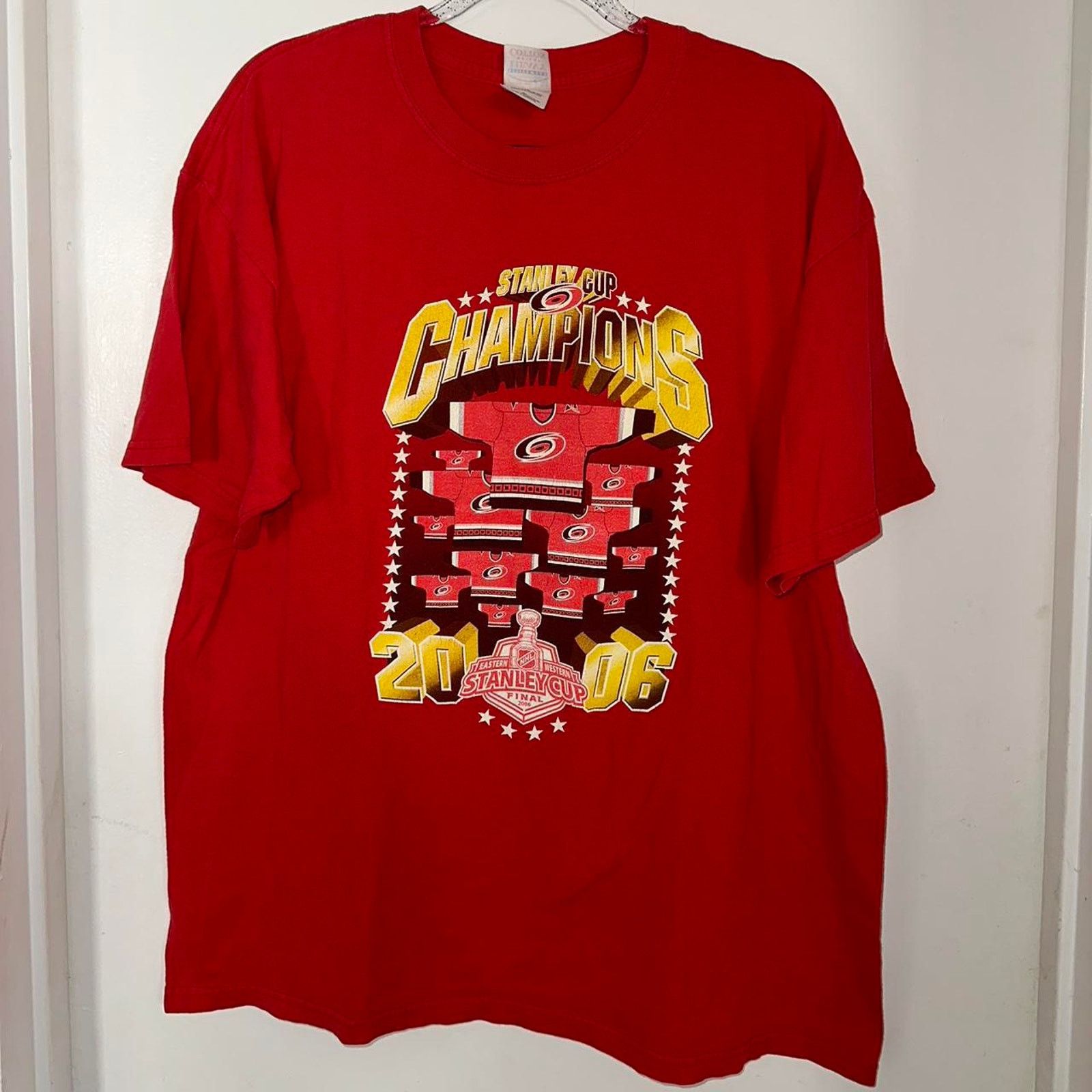NHL × Vintage Vintage 2006 Stanley Cup Champions NHL Hurricanes size XL Size US XL / EU 56 / 4 - 1 Thumbnail