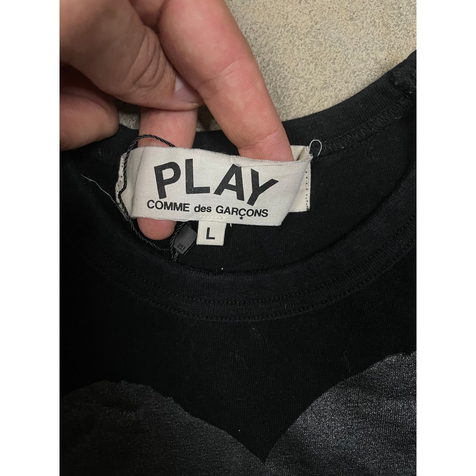 Comme des Garcons CDG Tee Black Hearts Large Used Size US L / EU 52-54 / 3 - 6 Thumbnail
