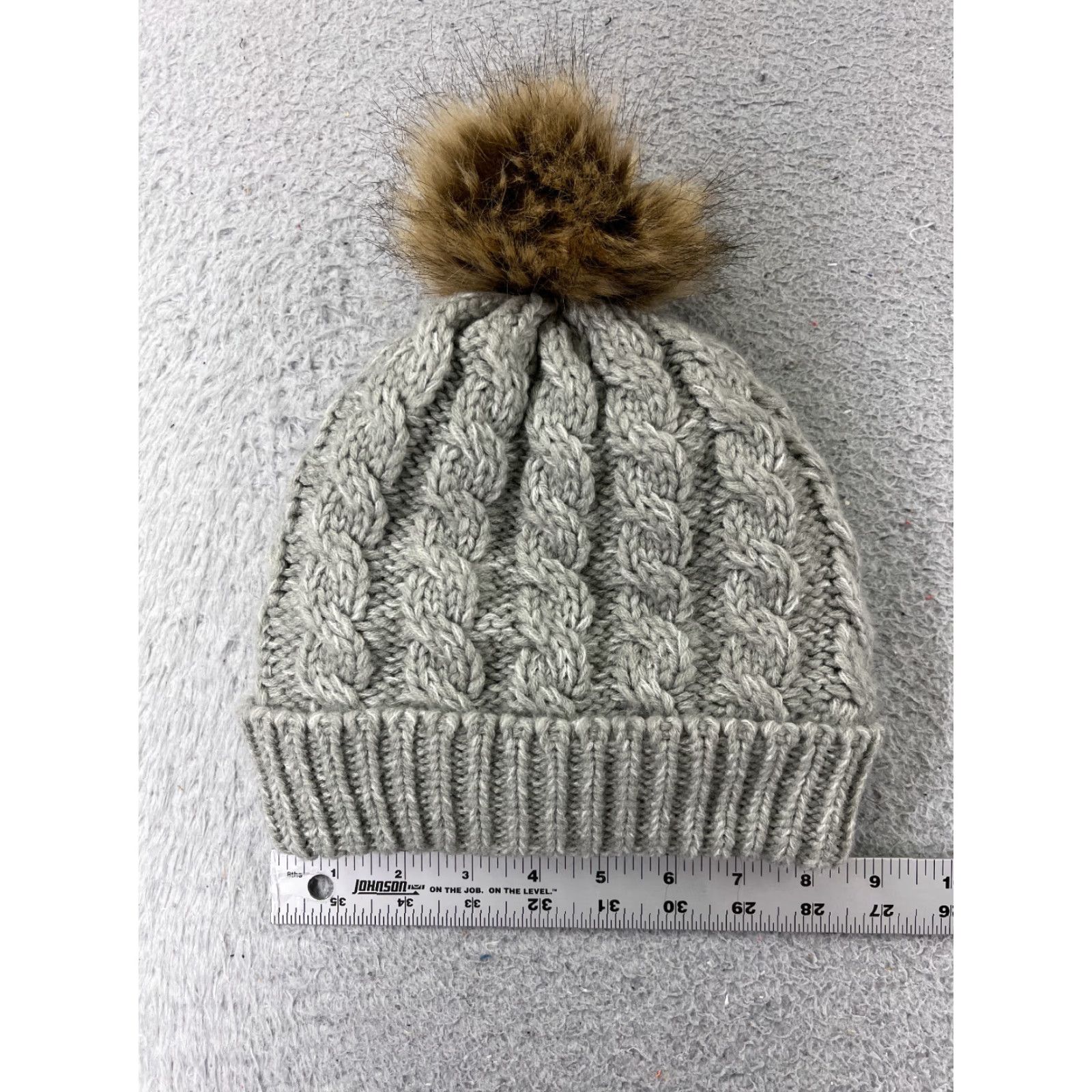 Vintage Beanie Hat Womens Gray Acrylic Polyester Lined Faux Fur Snow Ski Pom Beanie Hat Casual Outdoor Womens Size ONE SIZE - 4 Thumbnail