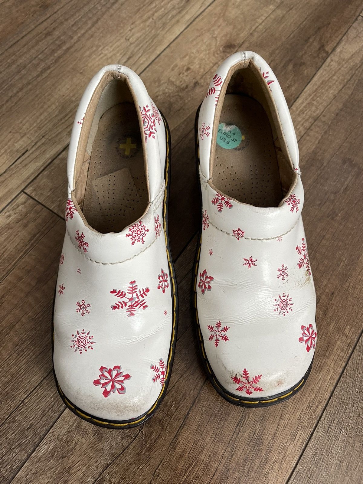 Dr. Martens Dr Martens Snowflake Boots Low Top Size US 6 / IT 36 - 8 Thumbnail