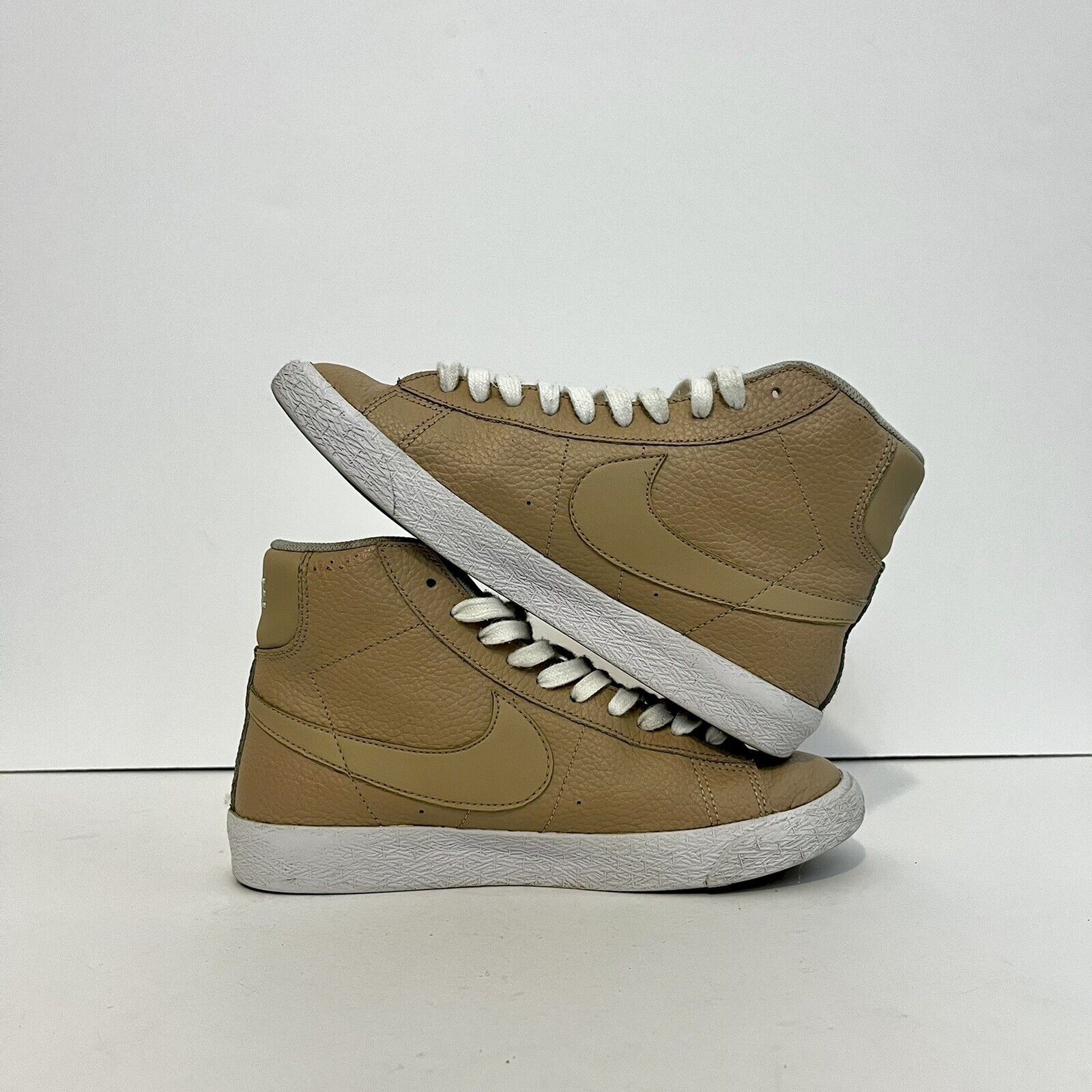 Nike 2016 Nike Blazer Leather Mid GS Linen 895850 202 Rare 5Y 6.5 Size US 6.5 / IT 36.5 - 6 Thumbnail