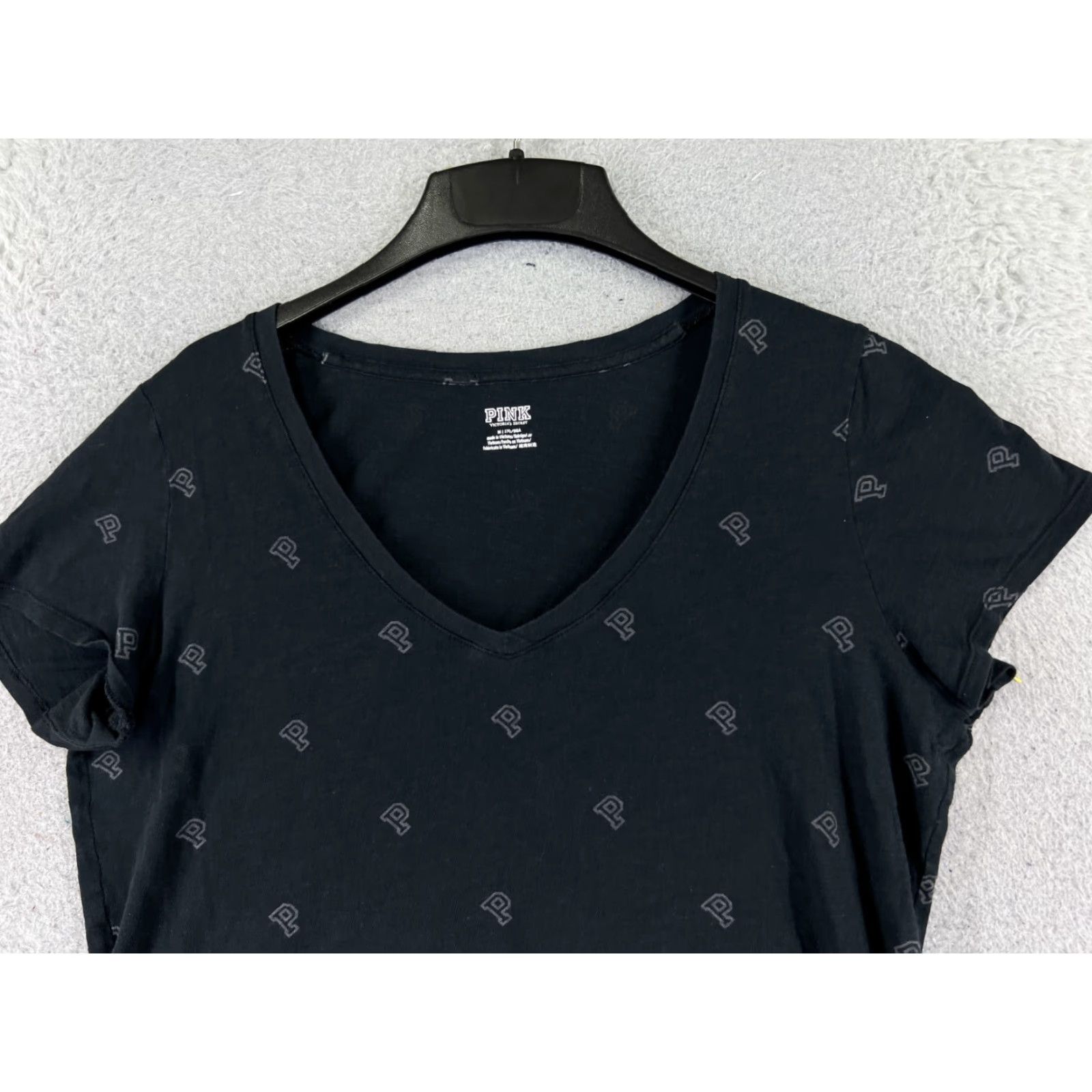 Victoria's Secret Victoria's Secret Shirt Womens Medium Black Short Sleeve V-Neck All Over Print Shirt Size M / US 6-8 / IT 42-44 - 4 Thumbnail