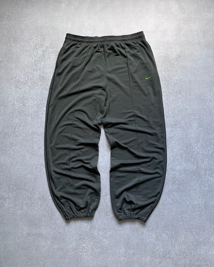 Nike × Vintage Vintage Nike Swoosh Baggy Nylon Trackpants Y2K XL Size US 36 / EU 52 - 1 Thumbnail