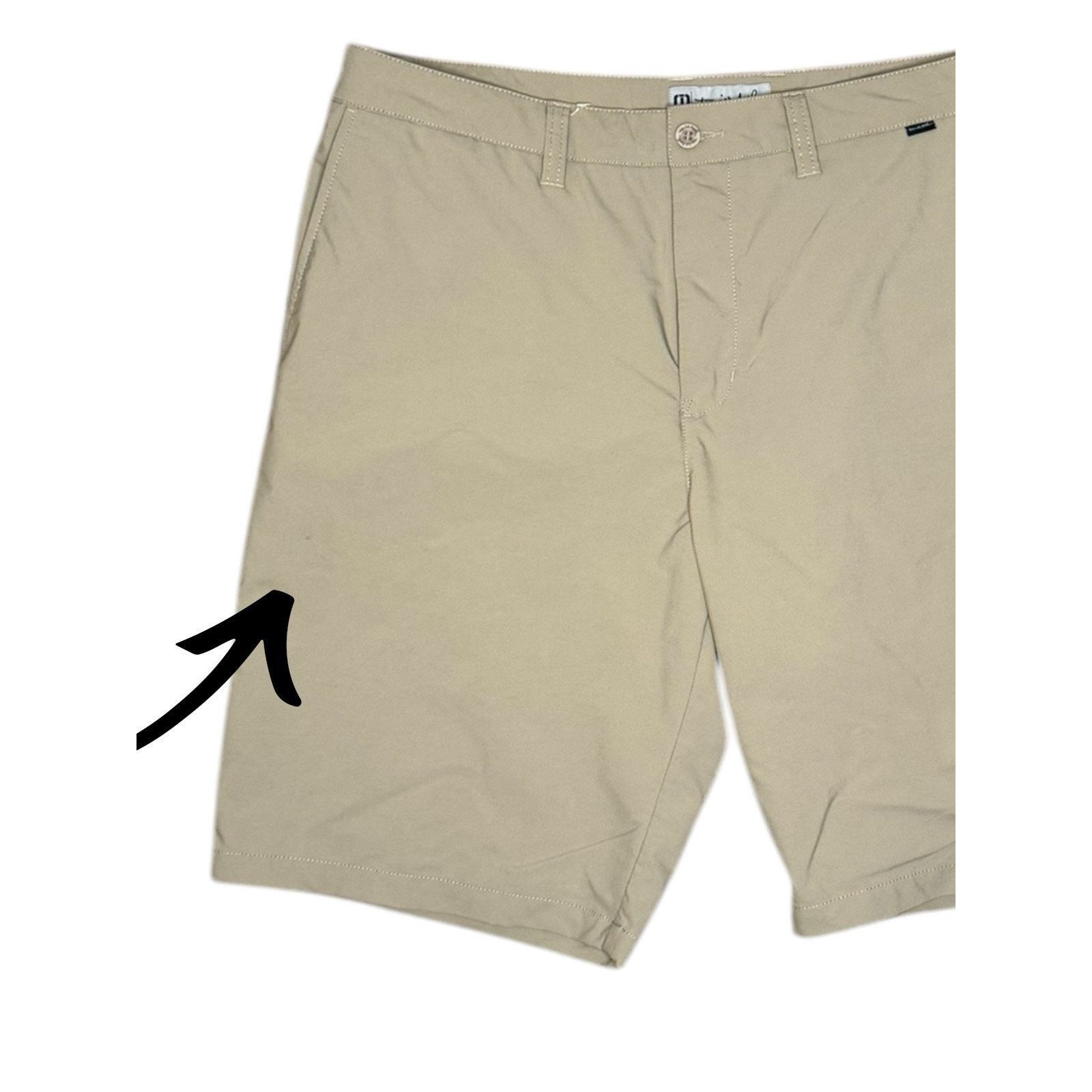 TravisMathew Travis Mathew Shorts Nylon Flat Front TINY FLAW Size US 38 / EU 54 - 4 Thumbnail