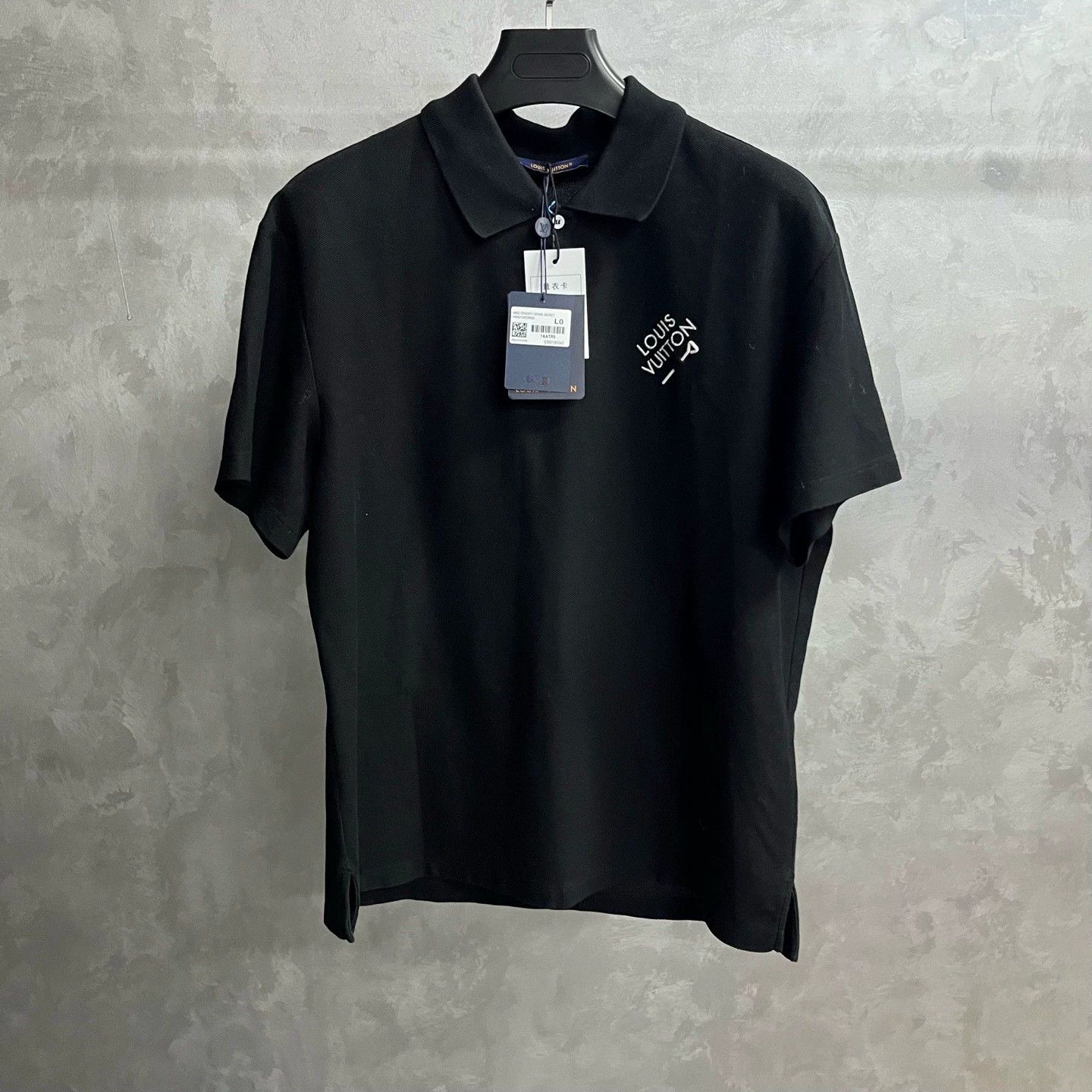 Louis Vuitton black louis vuitton embroidered logo polo shirt Size US L / EU 52-54 / 3 - 1 Thumbnail