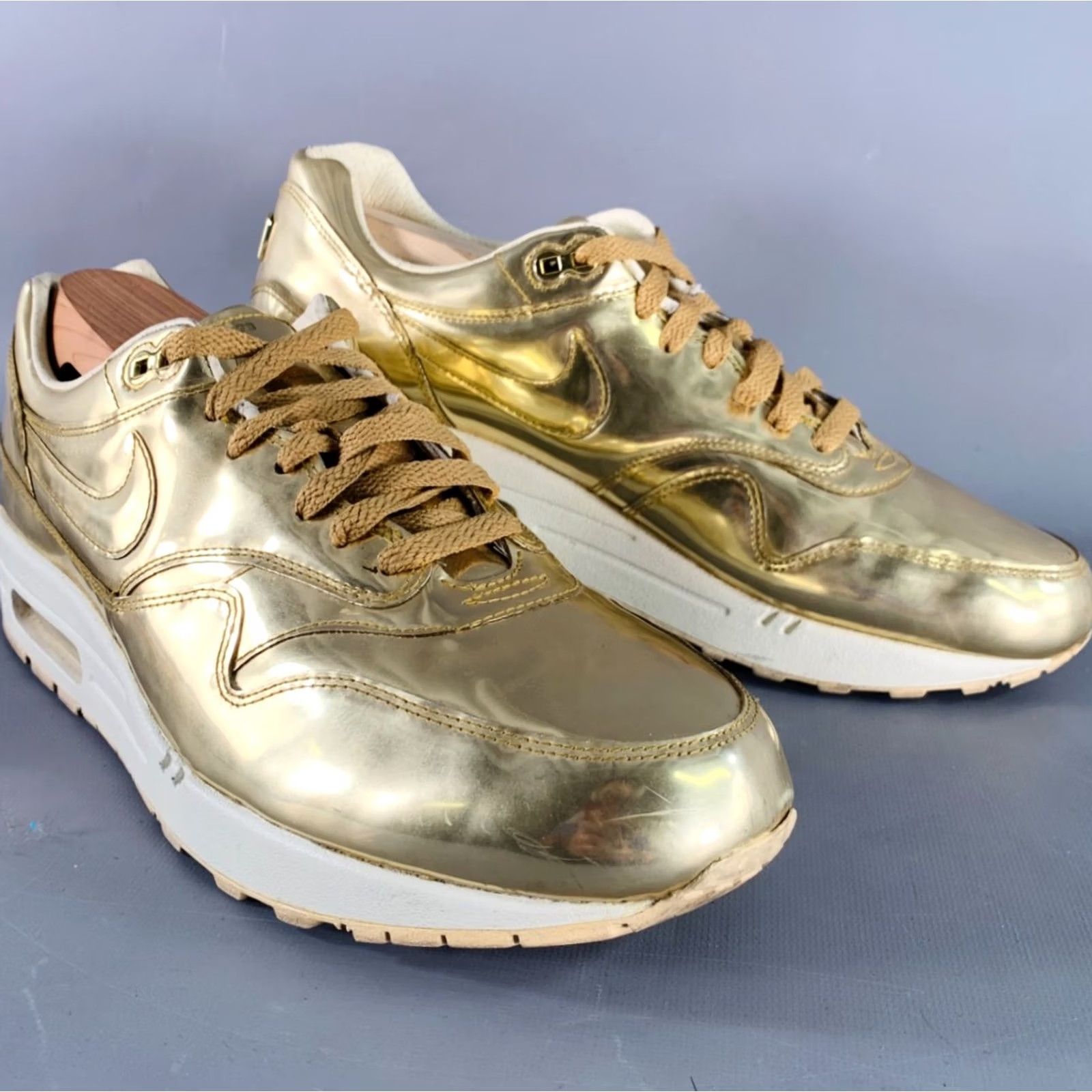 Nike NIKE Sneakers Womens Gold 30th Anniversary Size Metallic Low Top Size XL / US 12-14 / IT 48-50 - 2 Thumbnail