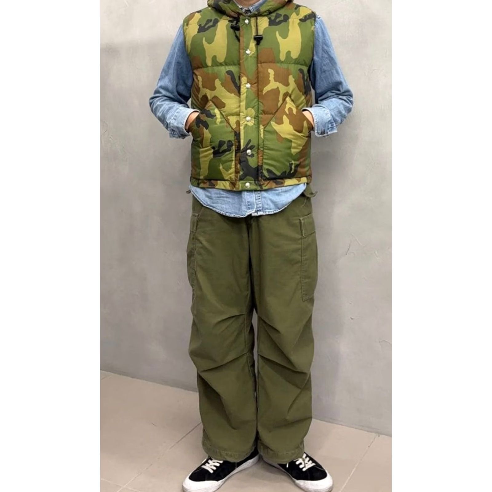 Vintage Crescent Down Works Puffer Vest Sz S CAMO Nylon Goose Down with a Hood Men Vest S Camouflage Down Vest Size US S / EU 44-46 / 1 - 4 Thumbnail
