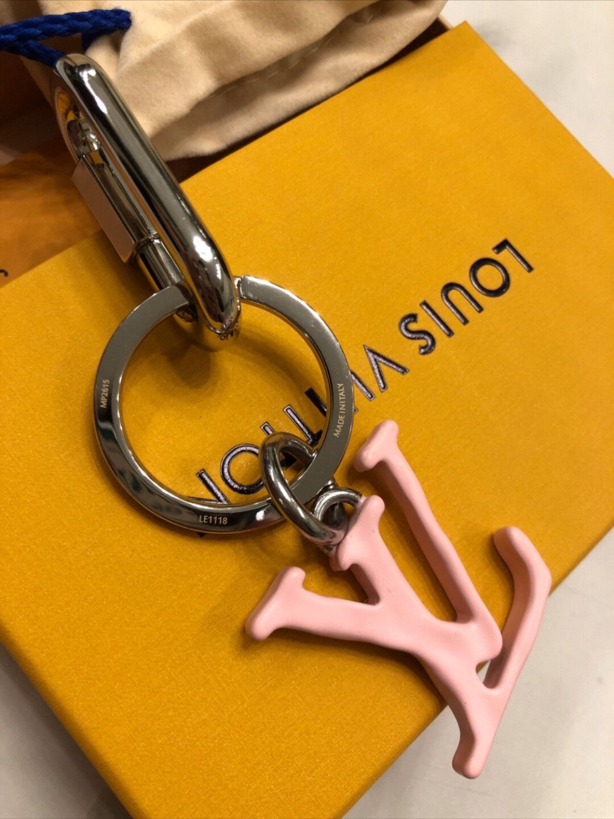 Louis Vuitton LV Key Holder And Bag Charm Size ONE SIZE - 8 Thumbnail