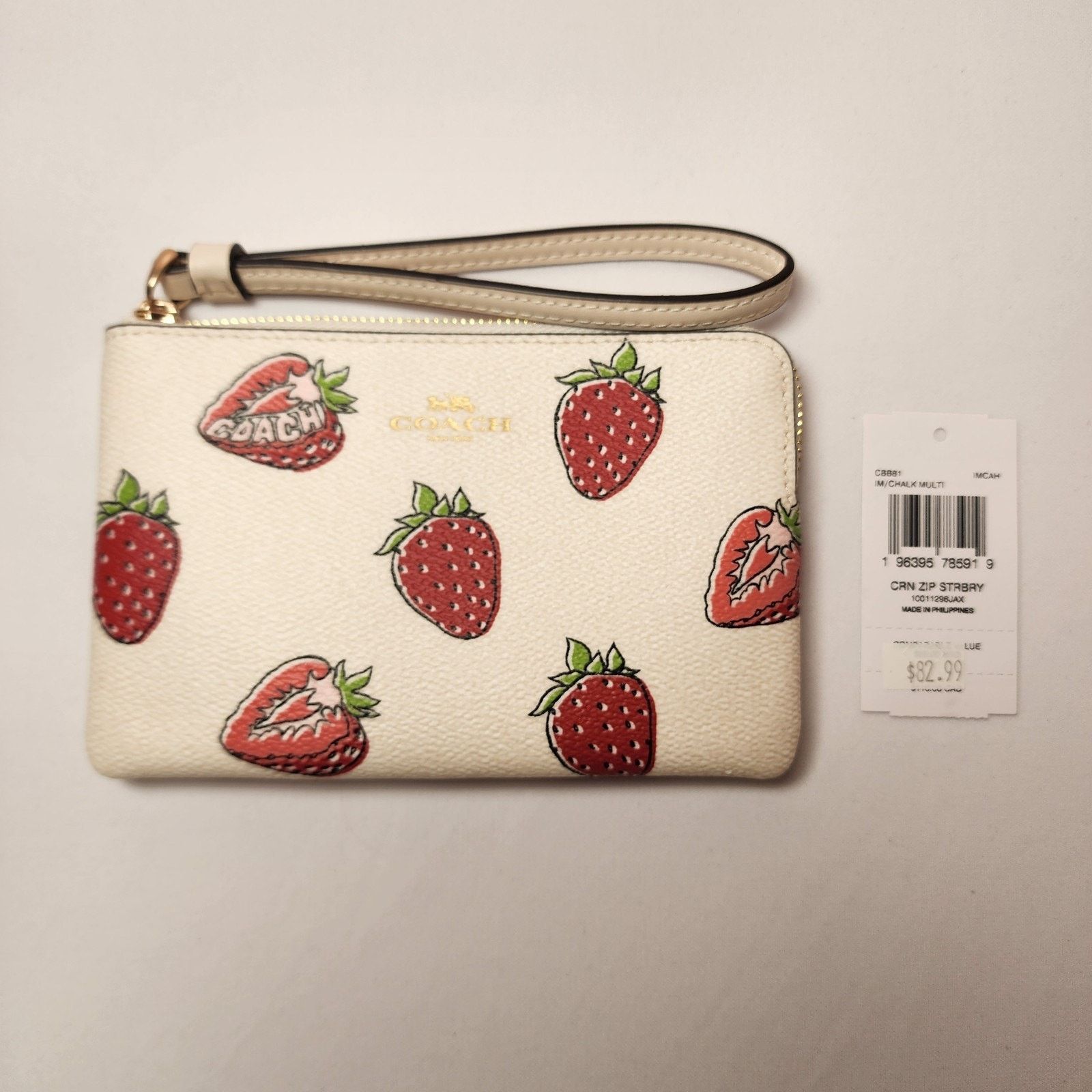 Coach NWT Coach CBB81 Corner Zip Wristlet With Strawberry Print V2 Size ONE SIZE - 1 Thumbnail