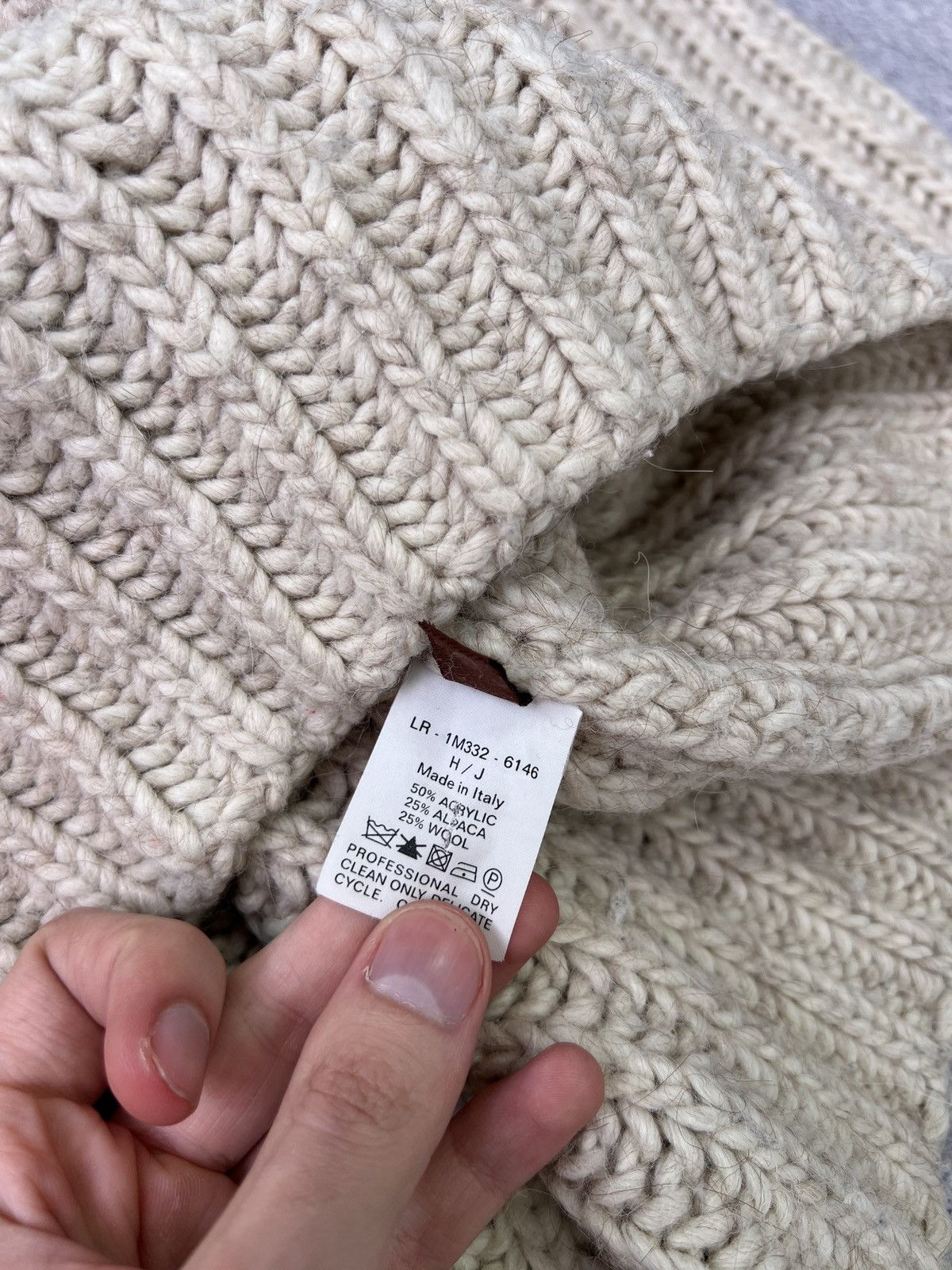 Bally × Vintage Vintage Bally Wool Beige Sweater Size US S / EU 44-46 / 1 - 9 Thumbnail