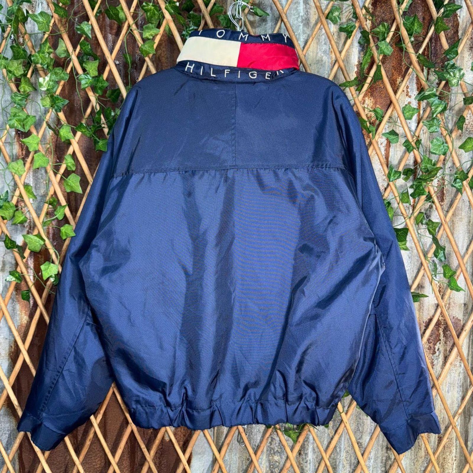 Tommy Hilfiger Vintage y2k tommy hilfiger embroidered cargo puffer jacket Size US L / EU 52-54 / 3 - 2 Thumbnail