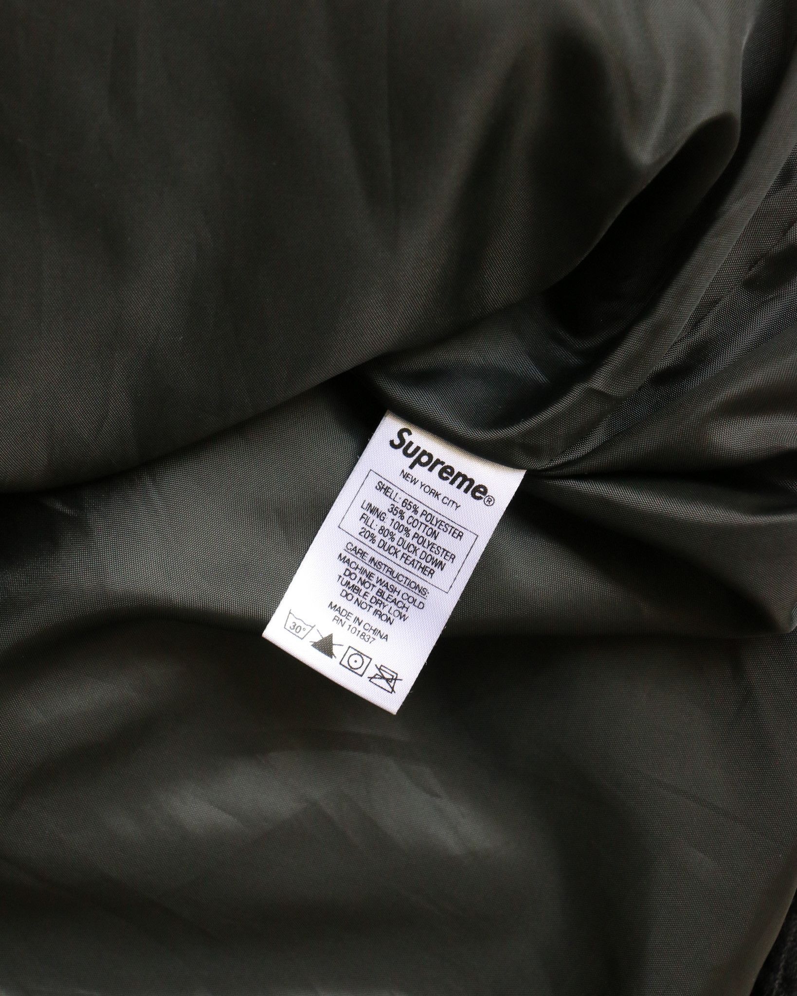 Supreme Supreme FUCK Jacquard Puffer Jacket Black Size US L / EU 52-54 / 3 - 5 Thumbnail