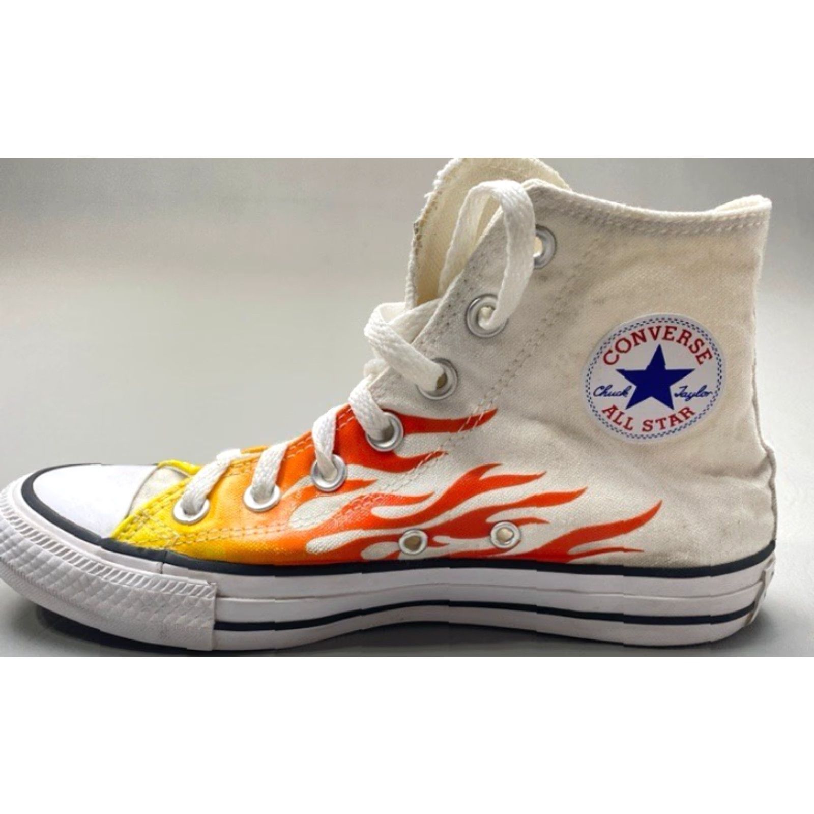 Converse VINTAGE Converse Chuck Taylor All Star Hi Flames White Red Womens Size 6 Sneakers 1356 Size US 6 / IT 36 - 4 Thumbnail