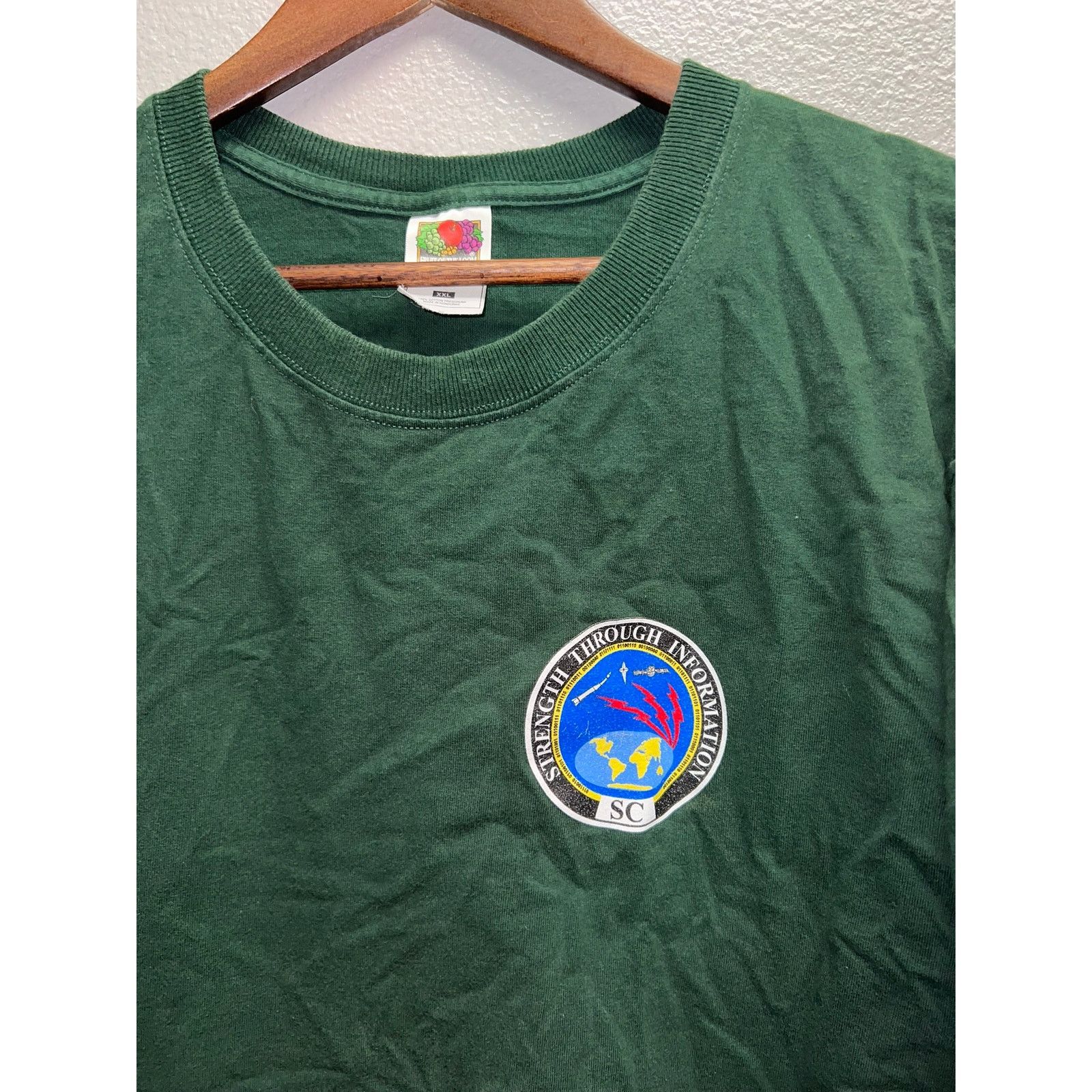Fruit Of The Loom Vintage Information Shirt Strength Through Info SC Tee 90s 2 Size US XXL / EU 58 / 5 - 2 Thumbnail