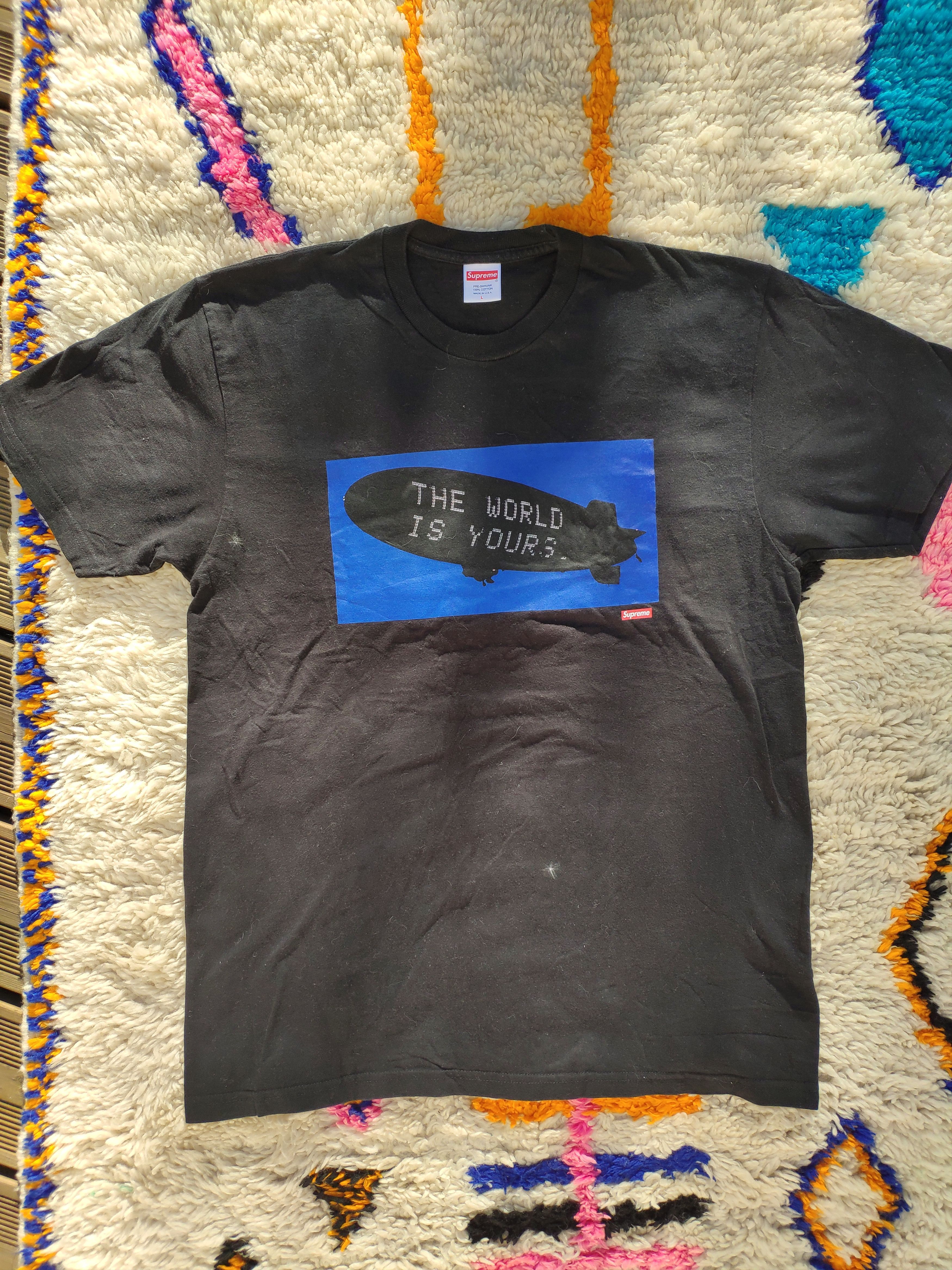 Supreme Supreme X Scarface The World Is Yours Blimp Tee Black FW17 Size US L / EU 52-54 / 3 - 1 Thumbnail