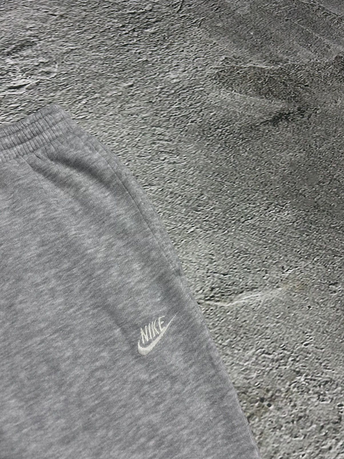 Nike × Vintage Nike vintage 90s sweatpants grey small swoosh Size US 32 / EU 48 - 2 Thumbnail