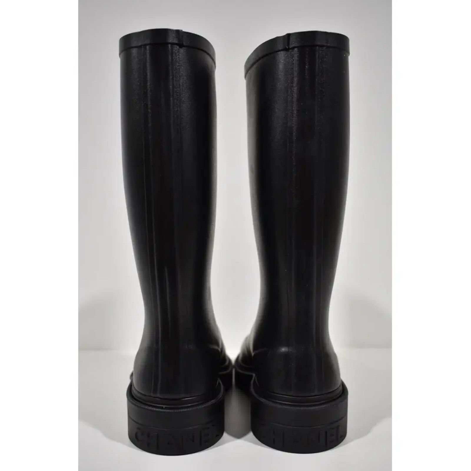 Chanel Chanel REV Black White CC Logo High Rubber Rain Boots 40 Size US 10 / IT 40 - 11 Thumbnail