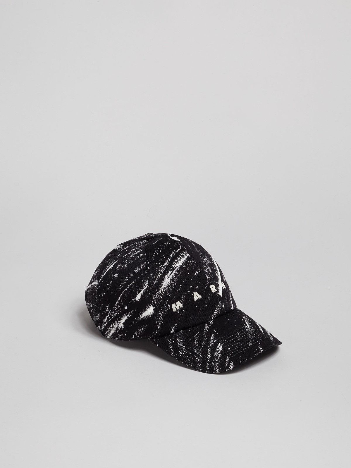 Marni o1f1d3z1025 Size: OS / Hat / Cap in Black Size ONE SIZE - 1 Preview