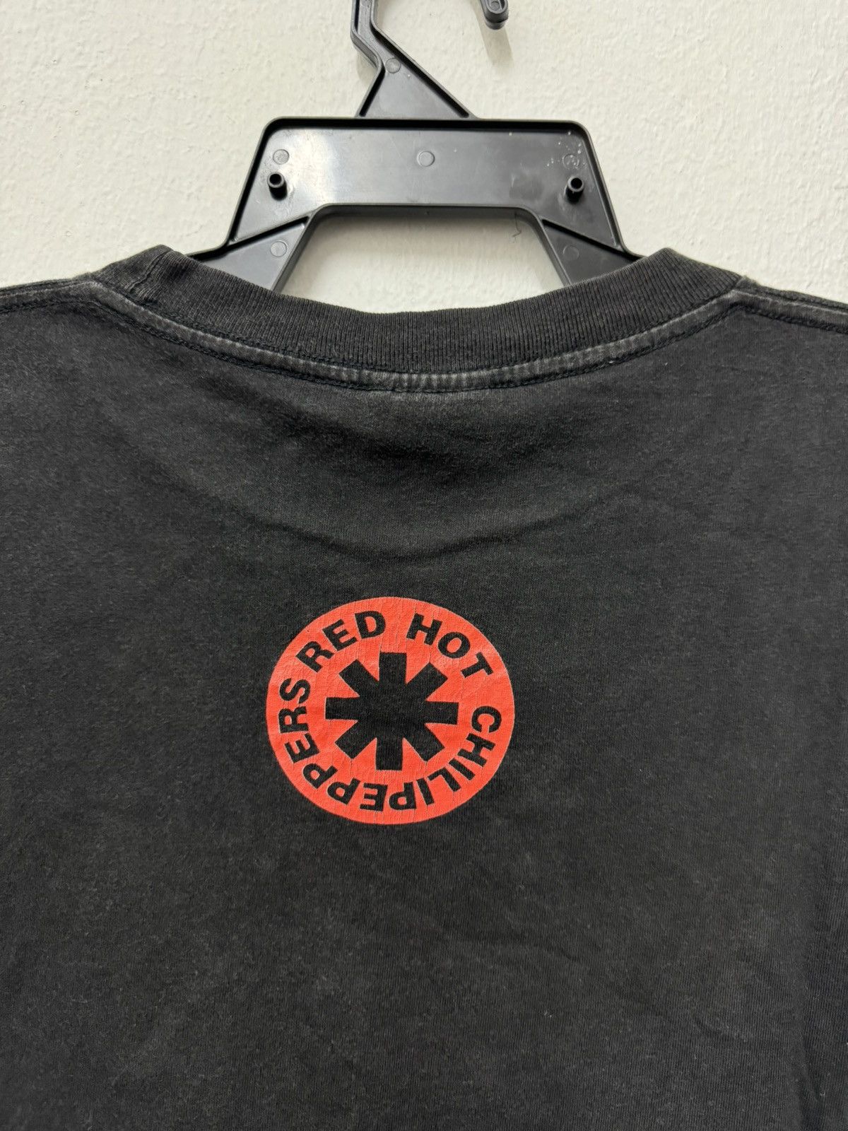 Band Tees × Vintage Vintage 90s red hot chili peppers tee Size US XL / EU 56 / 4 - 6 Thumbnail