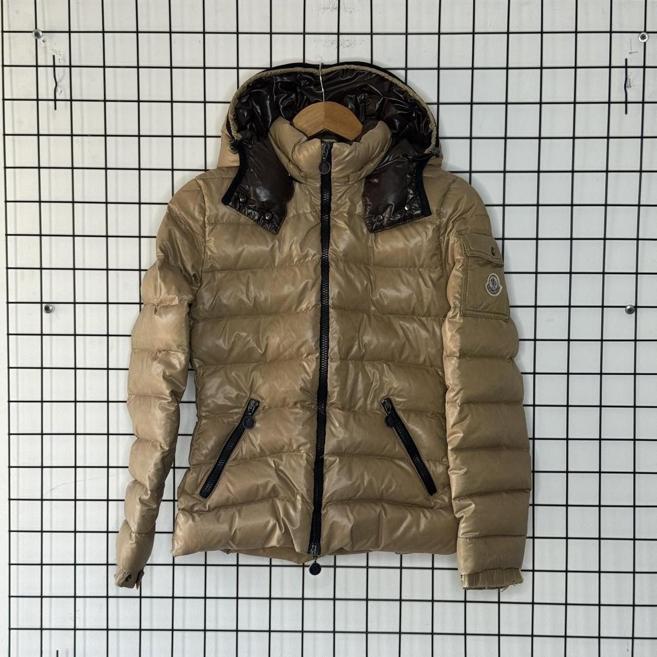 Moncler Moncler Hooded Jacket Womans Warmed Vintage Size M / US 6-8 / IT 42-44 - 1 Thumbnail
