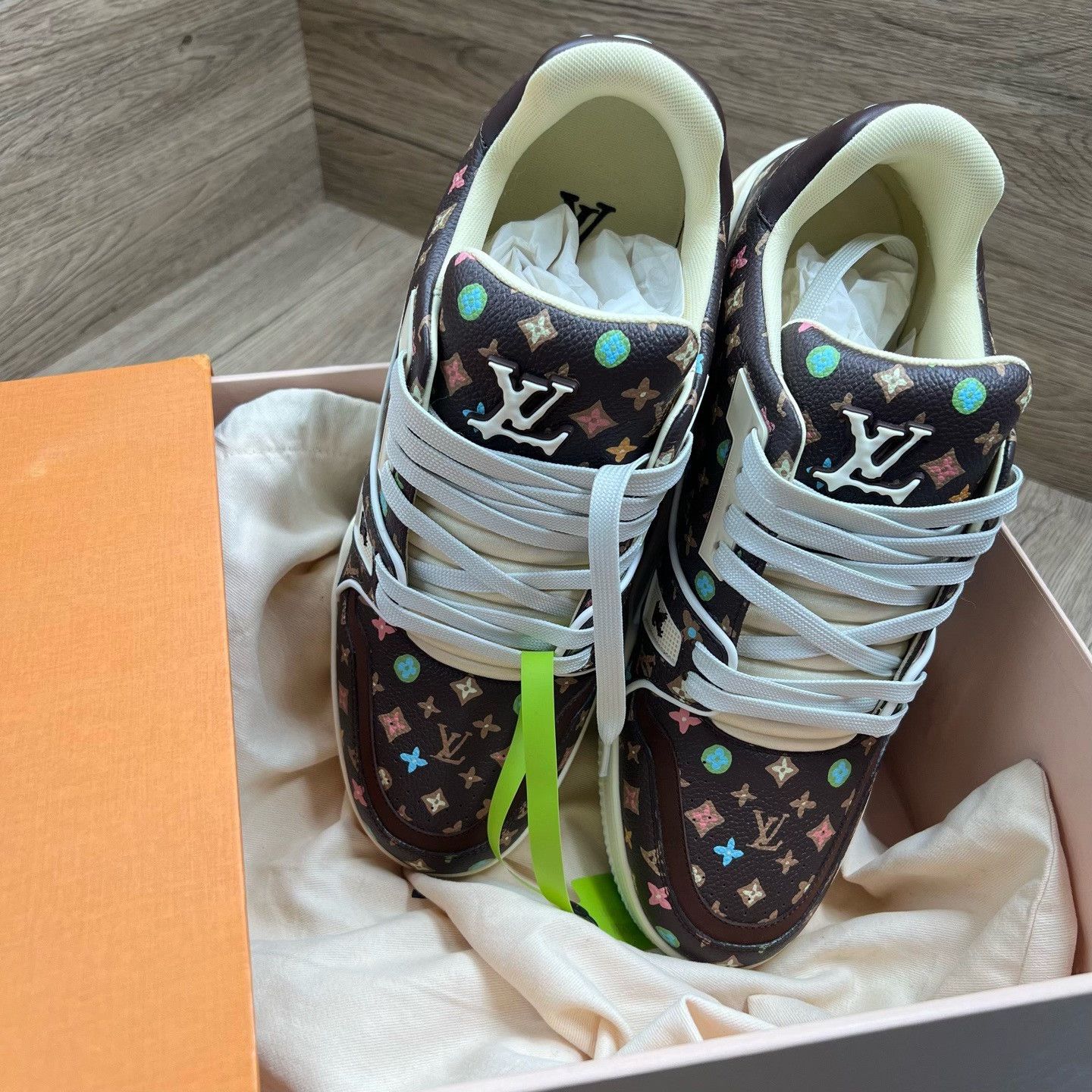 Louis Vuitton Louis Vuitton Collab Brown Lowtop Sneakers 9.5 Men Size US 9.5 / EU 42-43 - 1 Thumbnail