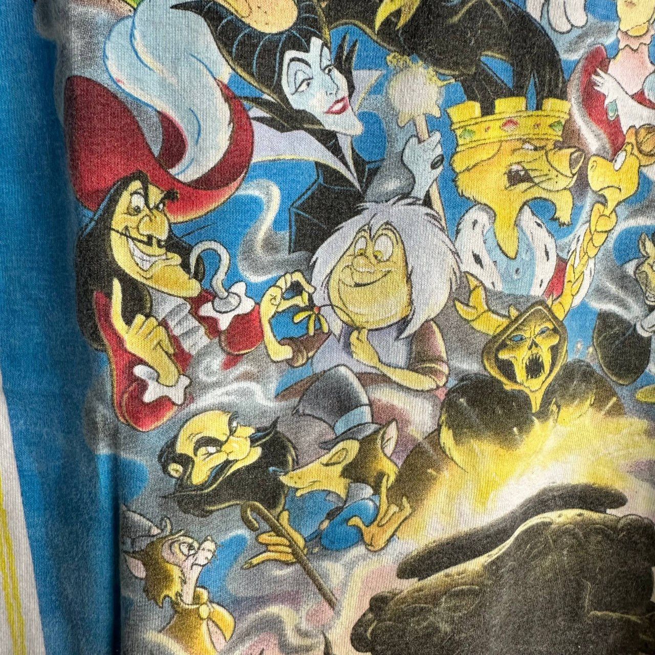 Vintage Rare Vintage 90s Disney Villains T-Shirt Size US XL / EU 56 / 4 - 8 Thumbnail