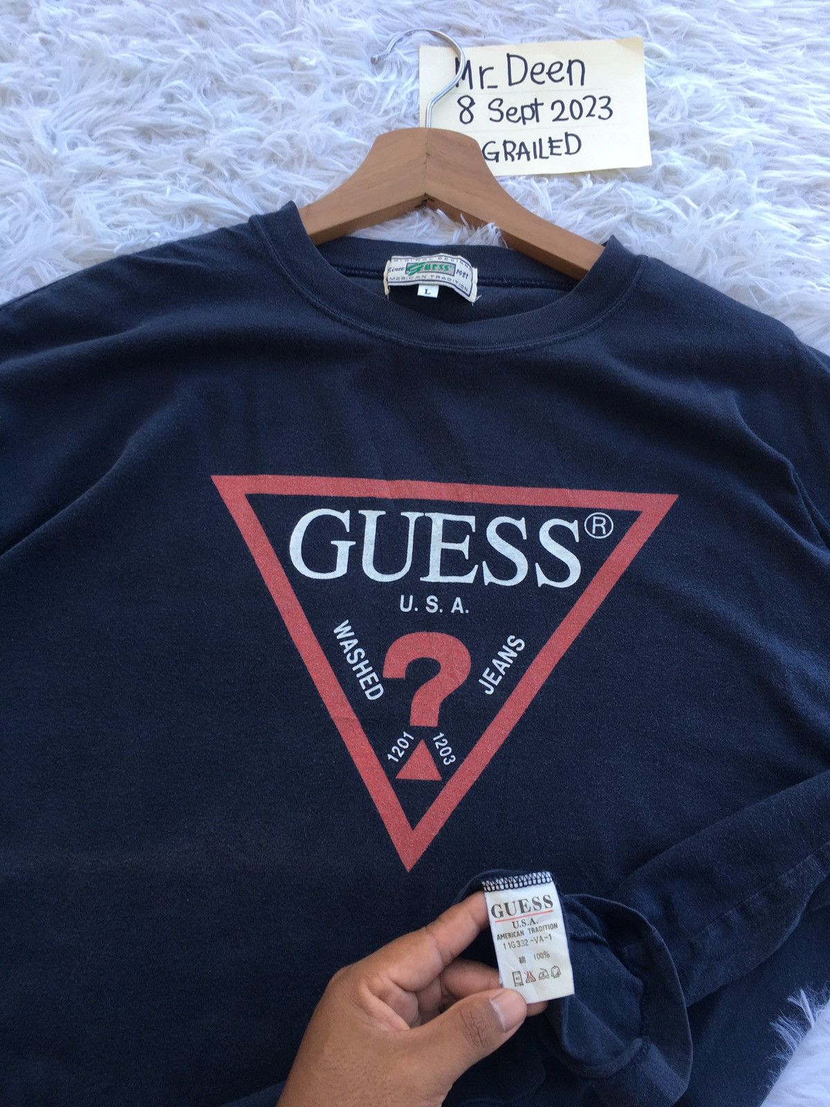 Guess Rare Vintage 90s Guess Big Logo Tshirt Size US L / EU 52-54 / 3 - 12 Thumbnail
