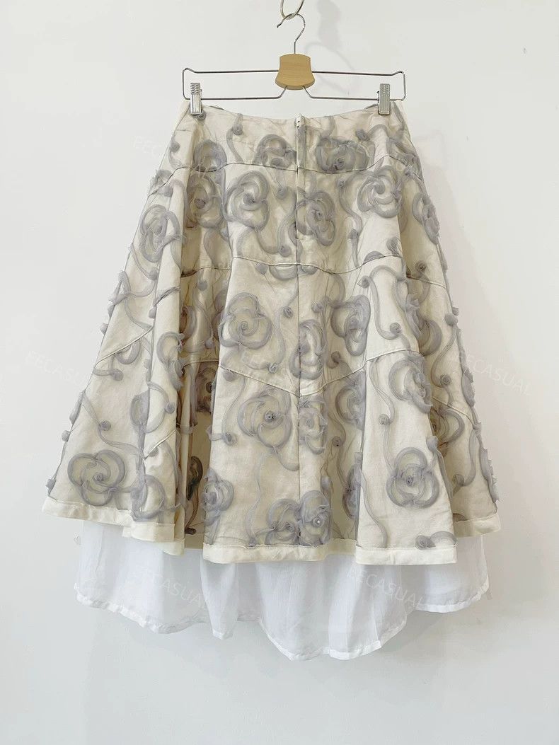 Comme des Garcons Comme Des Garcons size M 3D Rose Embroidered Skirt Size 24" / US 00 / IT 34 - 2 Thumbnail