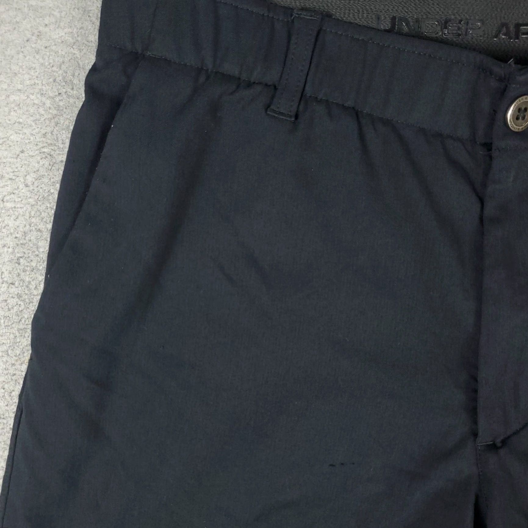 Under Armour Under Armour Mens Shorts Size 36 Black Chino Flat Front Casual Fit Regular Pocket Slash Front Logo Polyester Spandex 36 Size US 36 / EU 52 - 2 Thumbnail