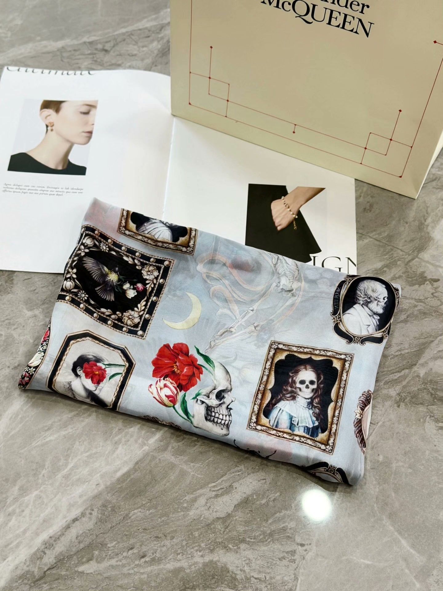 Alexander McQueen Alexander McQueen Skull Print Scarf Size ONE SIZE - 1 Thumbnail
