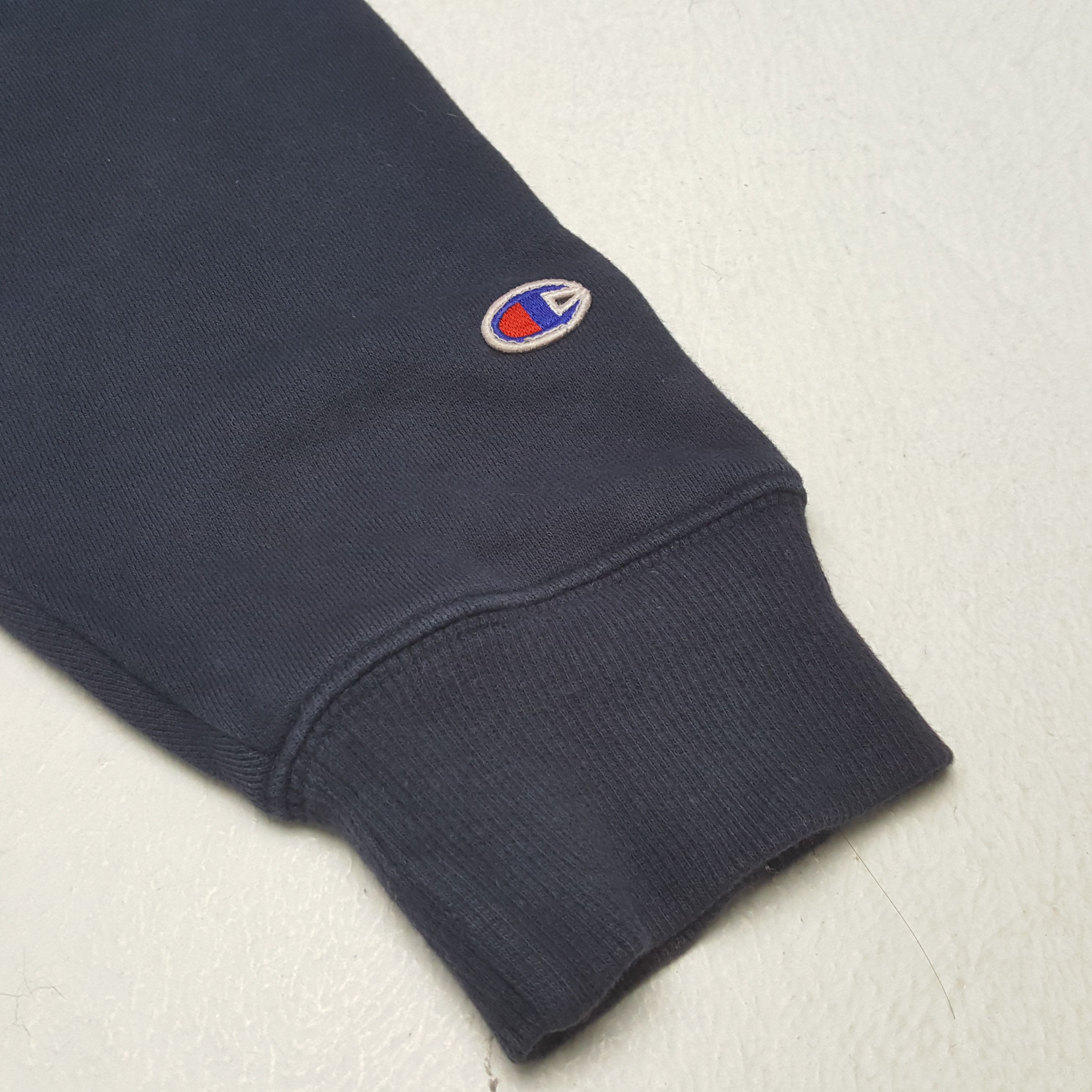 Champion × Vintage CHAMPION Small Logo Design Streetwear Sweatshirt Size US L / EU 52-54 / 3 - 6 Thumbnail