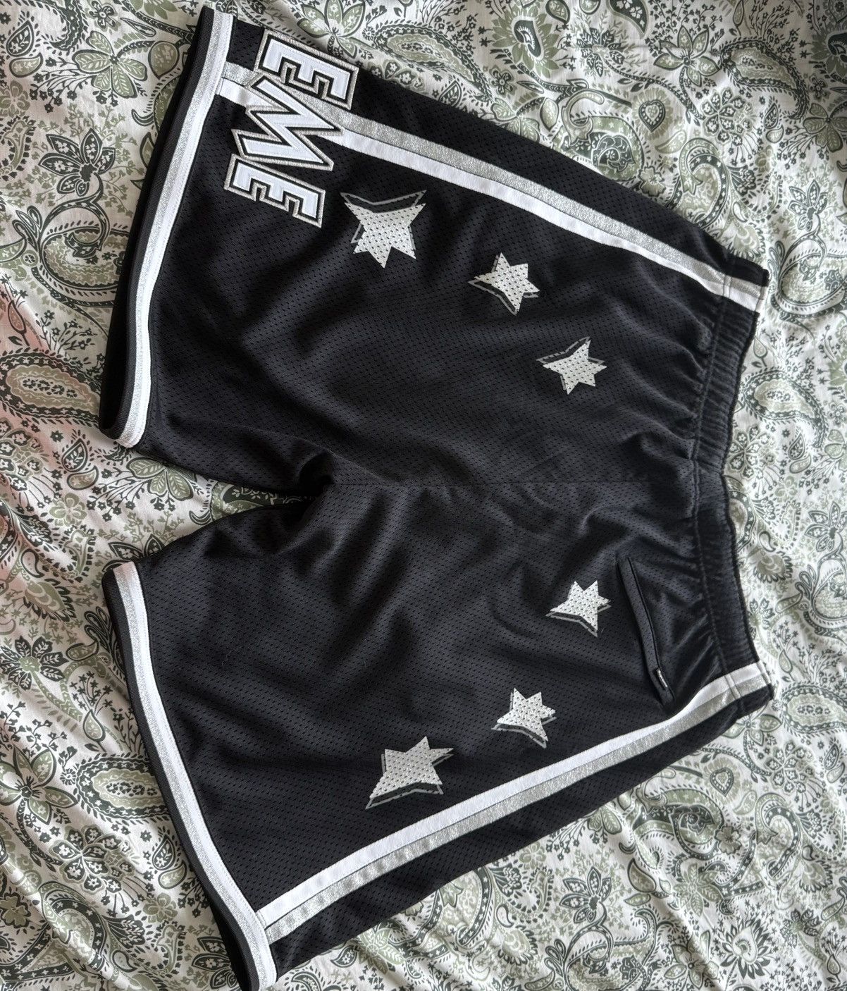 Supreme Supreme SS25 authentic all star shorts size large Size US 36 / EU 52 - 2 Thumbnail