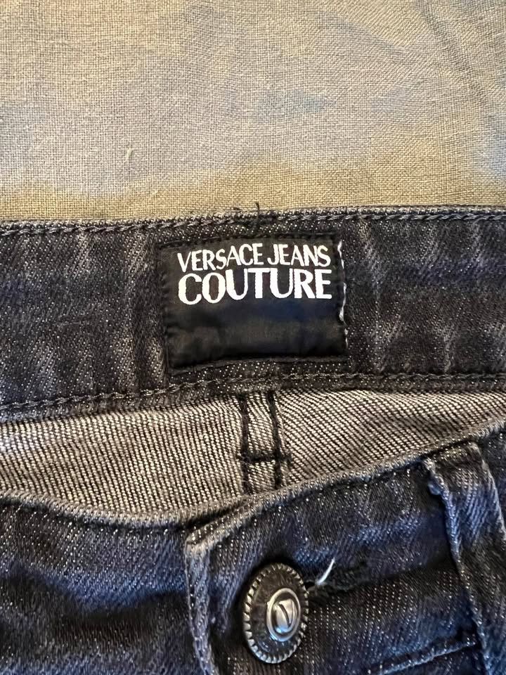 Versace × Versace Jeans Couture Men’s Black V-Emblem Jeans Size 31x30 Size US 31 - 7 Thumbnail