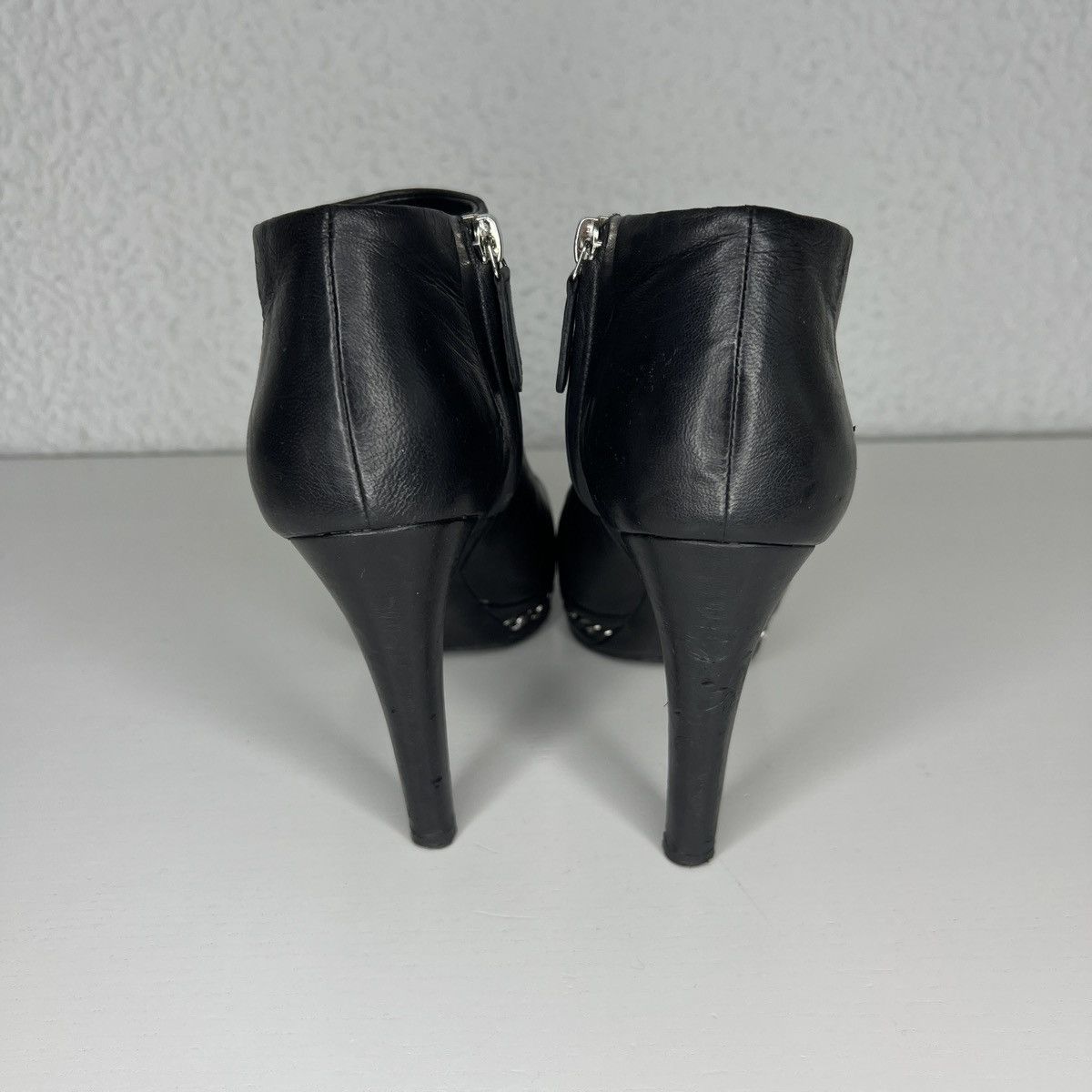 Chanel CHANEL Ankle Boots Heels Shoes Black Leather CC Logo Chain Size US 7.5 / IT 37.5 - 5 Thumbnail