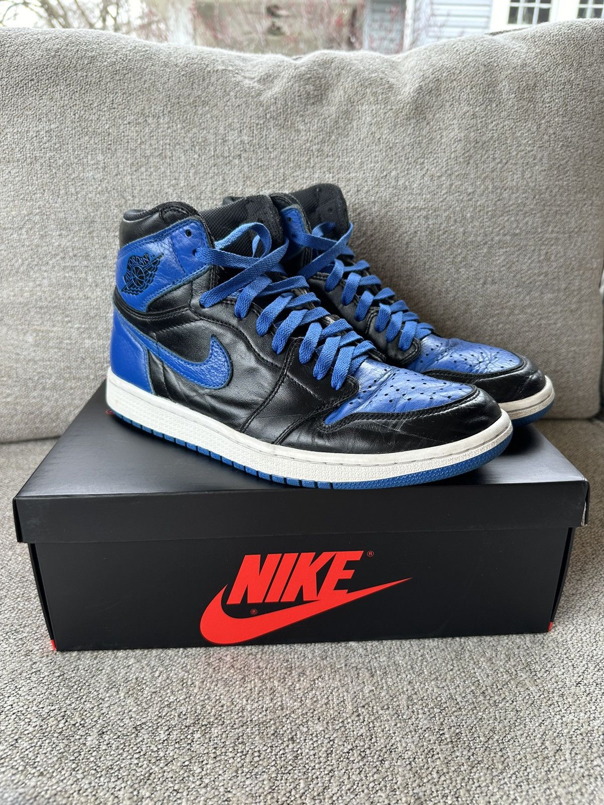 image of Jordan Brand 1 High Royal 2017 Shoes in Royal Blue, Men's (Size 9)