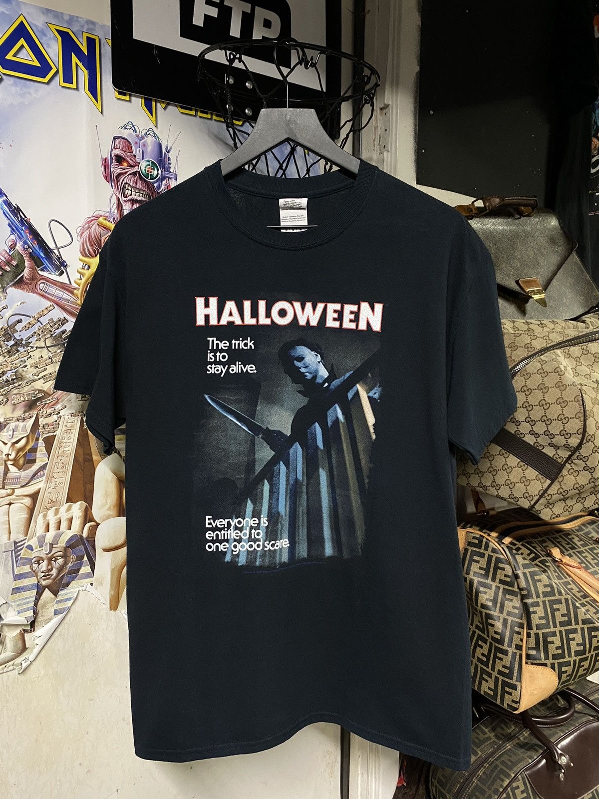 Vintage Vintage early 00’ Halloween movie tee medium Size US M / EU 48-50 / 2 - 4 Thumbnail