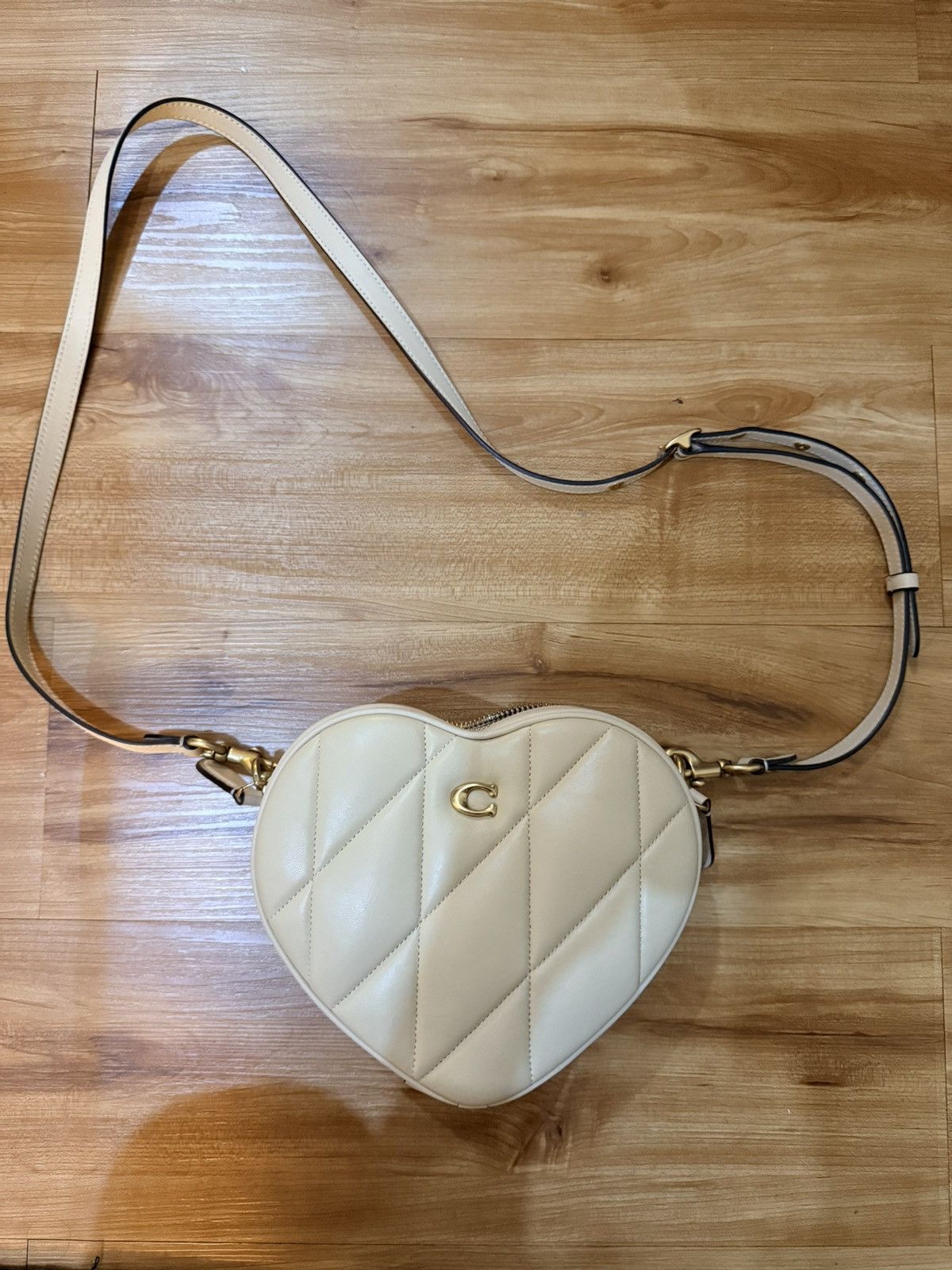 Coach QLTD leather Heart bag Size ONE SIZE - 1 Thumbnail