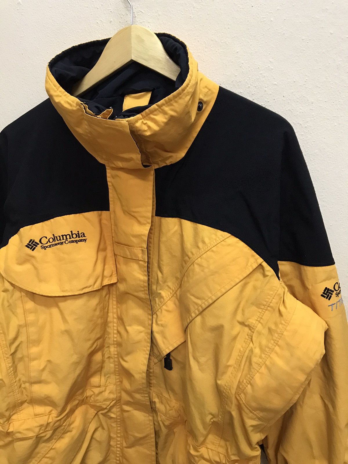 Columbia Women’s Vintage Columbia Titanium Omnitech Waterproof Jacket Size L / US 10 / IT 46 - 20 Thumbnail