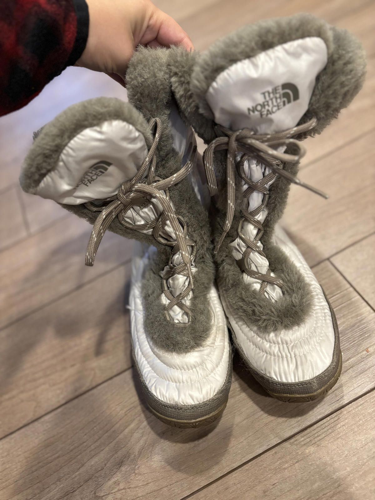 The North Face NEW North Face Women's Goose Down Boots Faux Fur Trim 6.5 Size US 6.5 / IT 36.5 - 3 Thumbnail