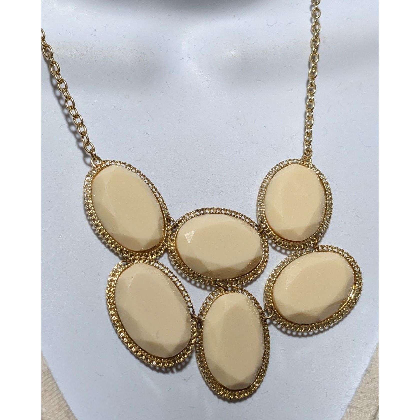 Other Retro Preppy Cream Gemmed Statement Necklace Size ONE SIZE - 5 Thumbnail