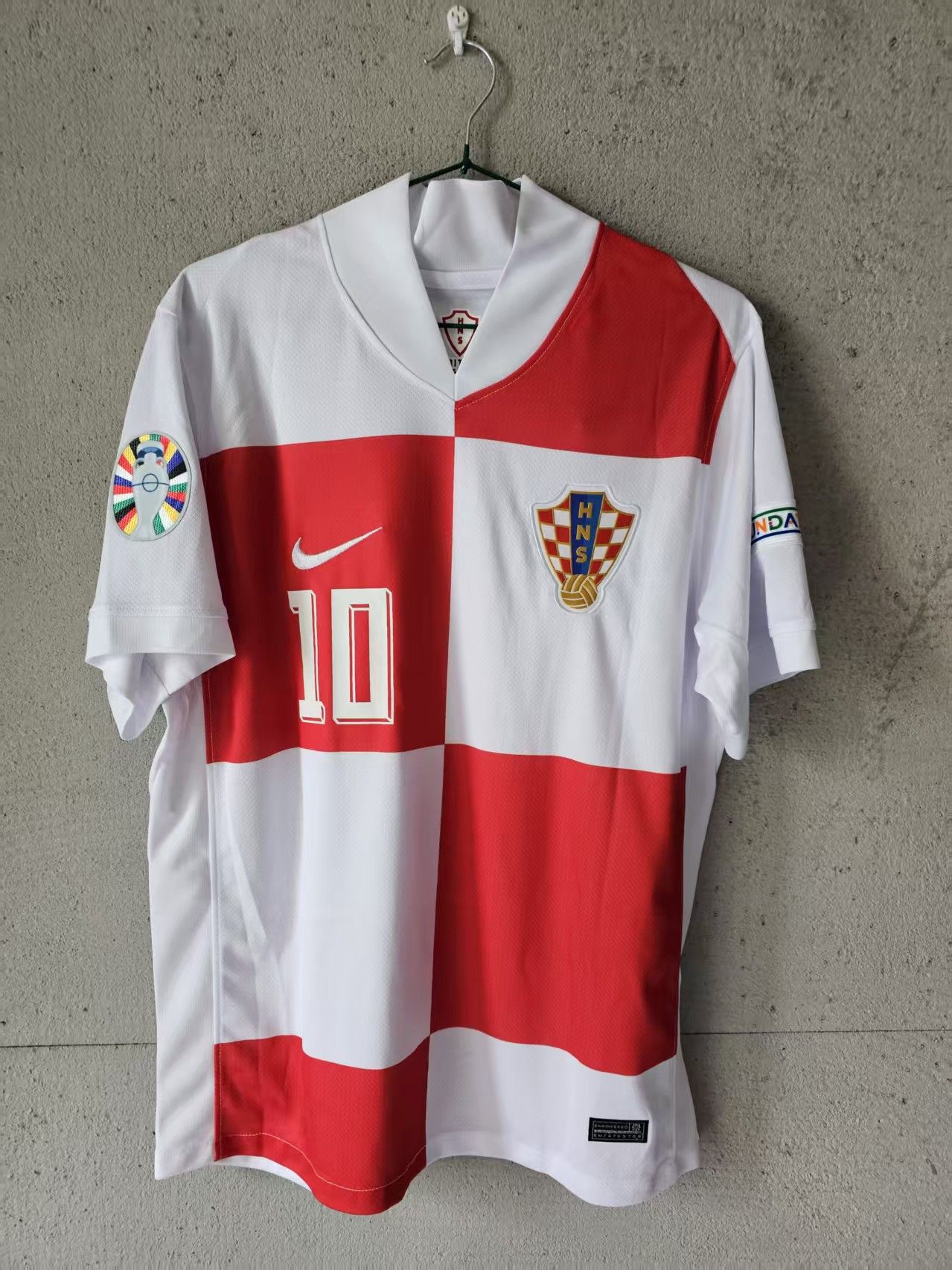 Other 2024 Croatia #10 Luka Modrić Jersey Home Size US XL / EU 56 / 4 - 2 Thumbnail