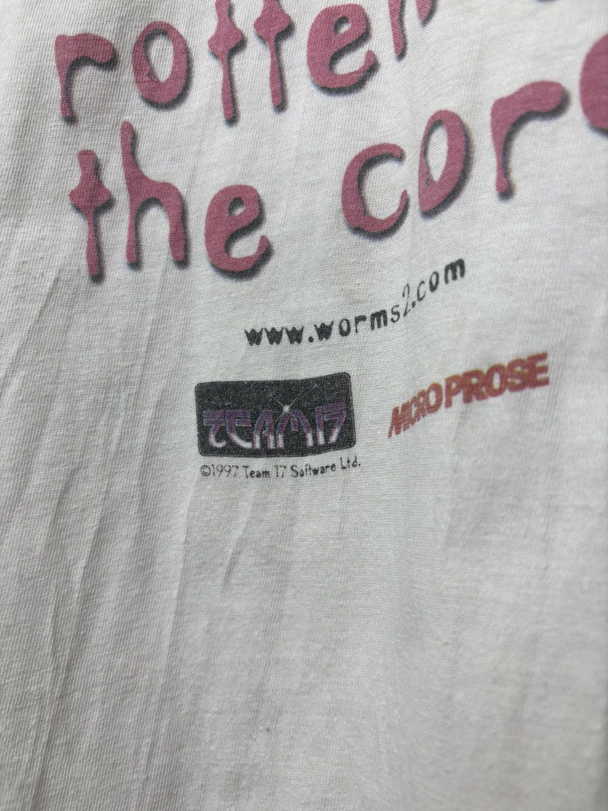 Vintage Vintage 90s Worms 2 Rotten 2 Microsoft game T-Shirt XL Size US XL / EU 56 / 4 - 4 Thumbnail