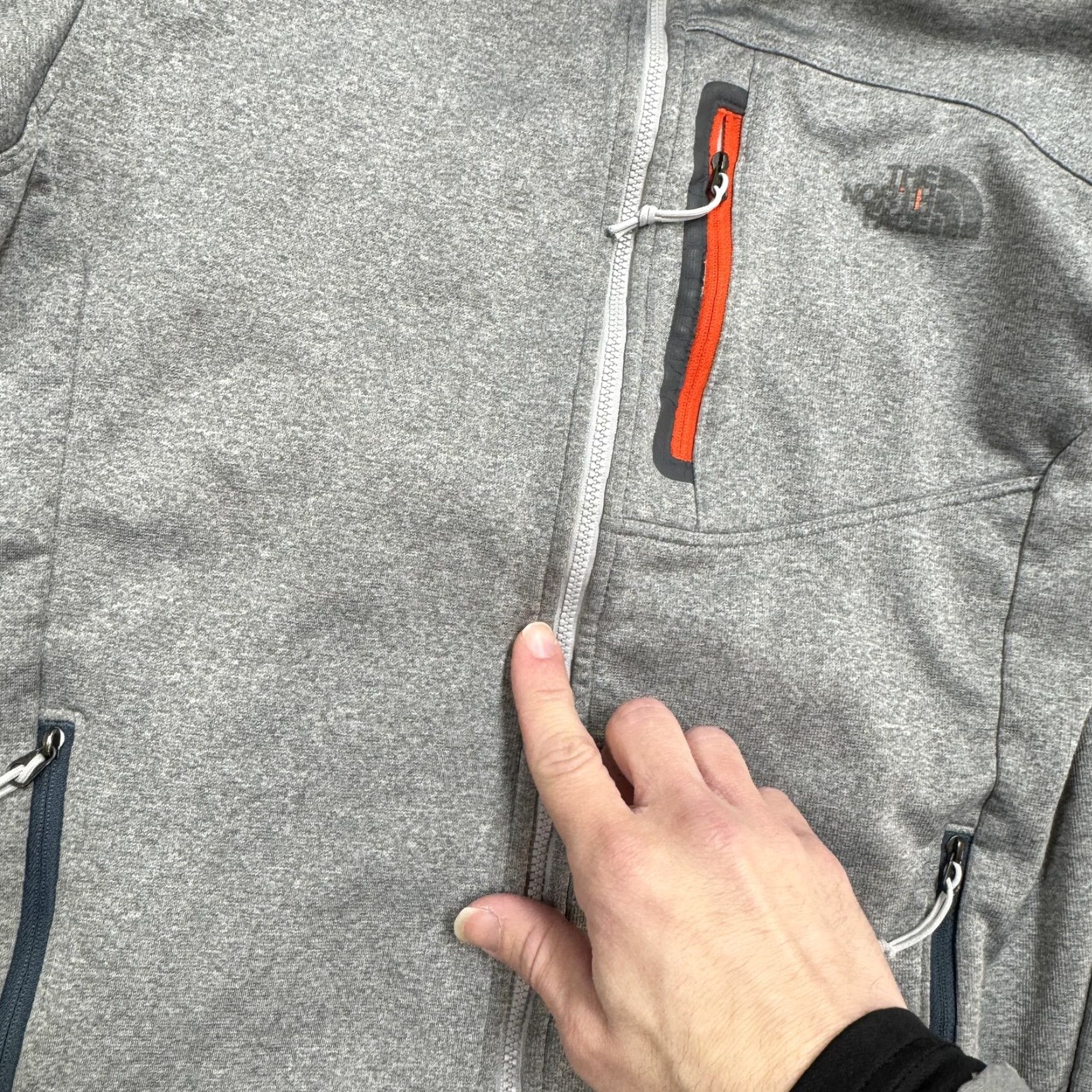 The North Face The North Face Jacket Mens Small Gray Full Zip Hooded Soft Shell Outdoor Size US S / EU 44-46 / 1 - 4 Thumbnail
