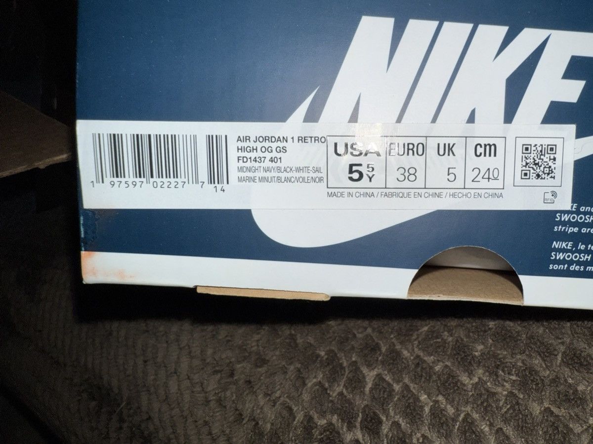 Nike Nike Air Jordan 1 Retro OG hi top NIB 5.5y 7w NEW DS w/ box Size US 5.5 / EU 38 - 16 Thumbnail