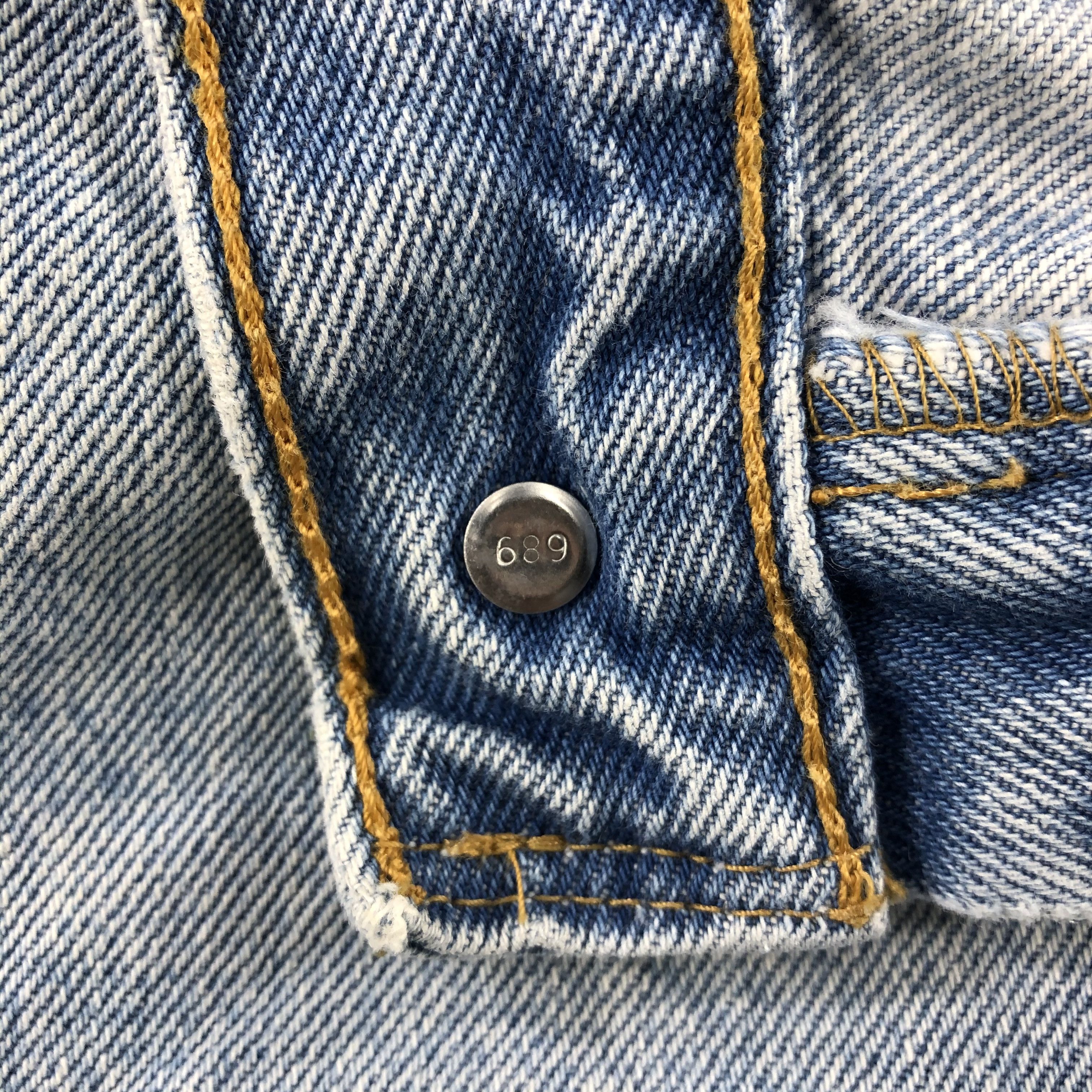 Levi's × Vintage 90s Vintage Light Wash Levis 550 Jeans-JM1708 Size US 35 - 11 Thumbnail