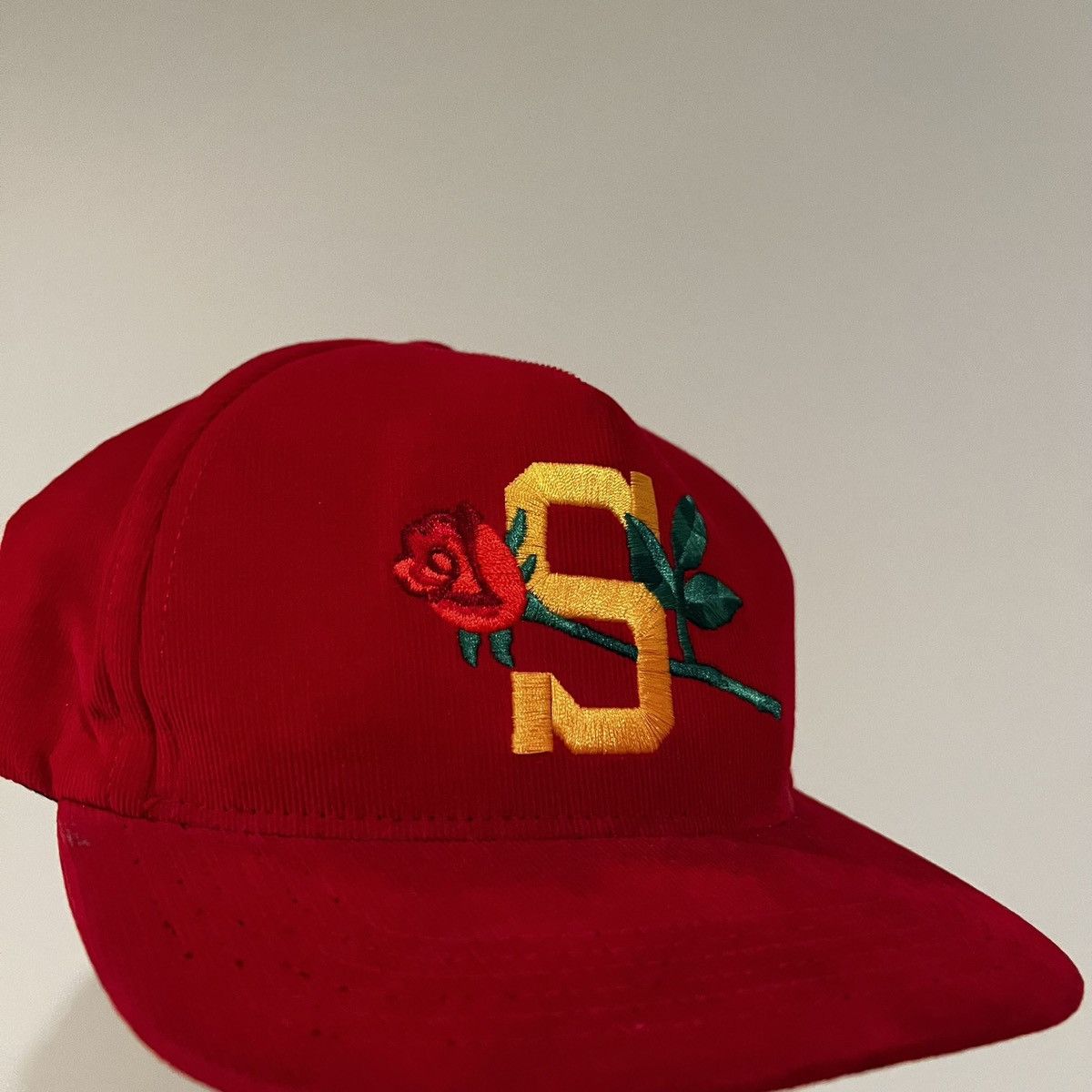 Supreme Supreme Rose S Logo snapback red Size ONE SIZE - 4 Thumbnail