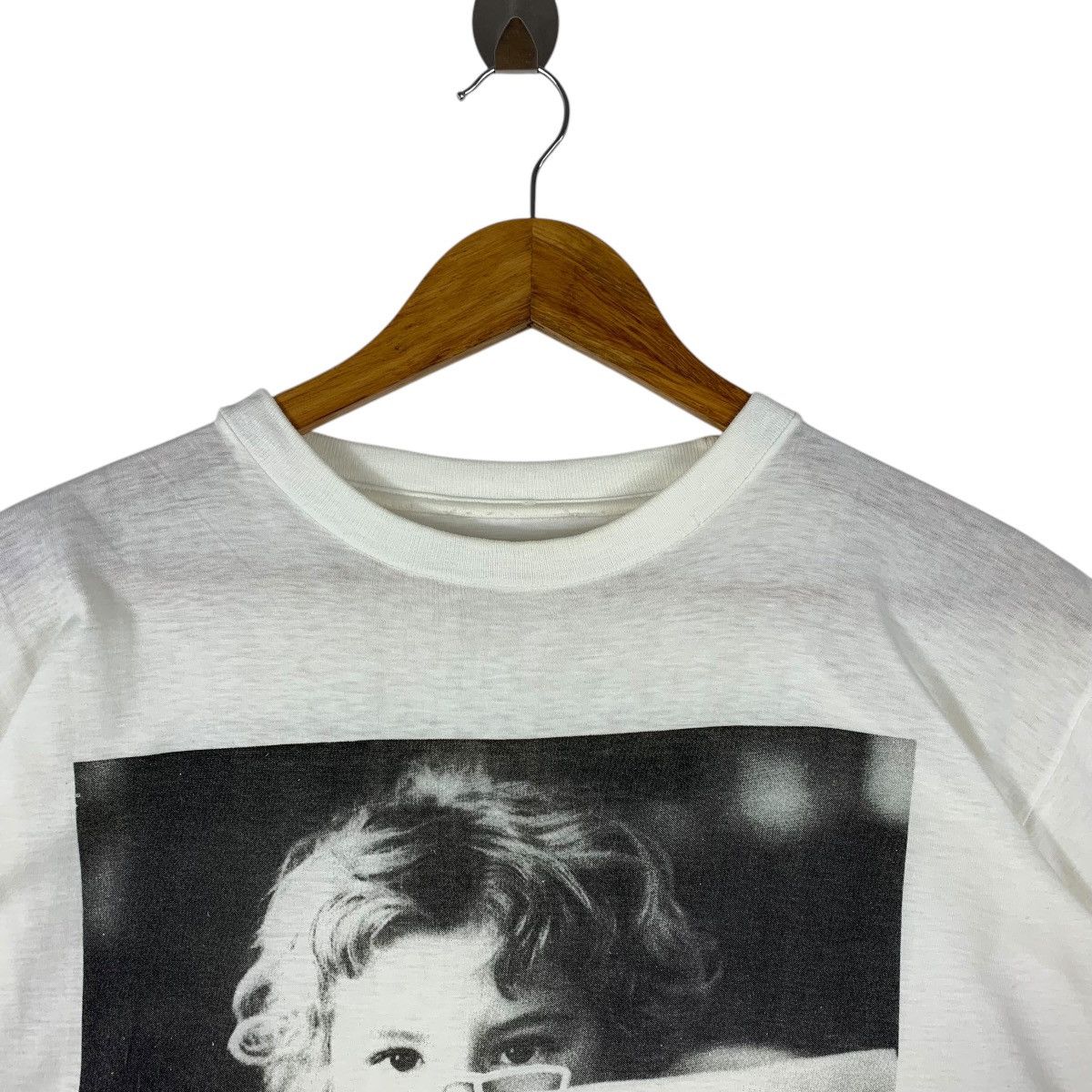 Vintage Vintage 90s A PRECOCIOUS GIRL photo tee Size US M / EU 48-50 / 2 - 2 Thumbnail